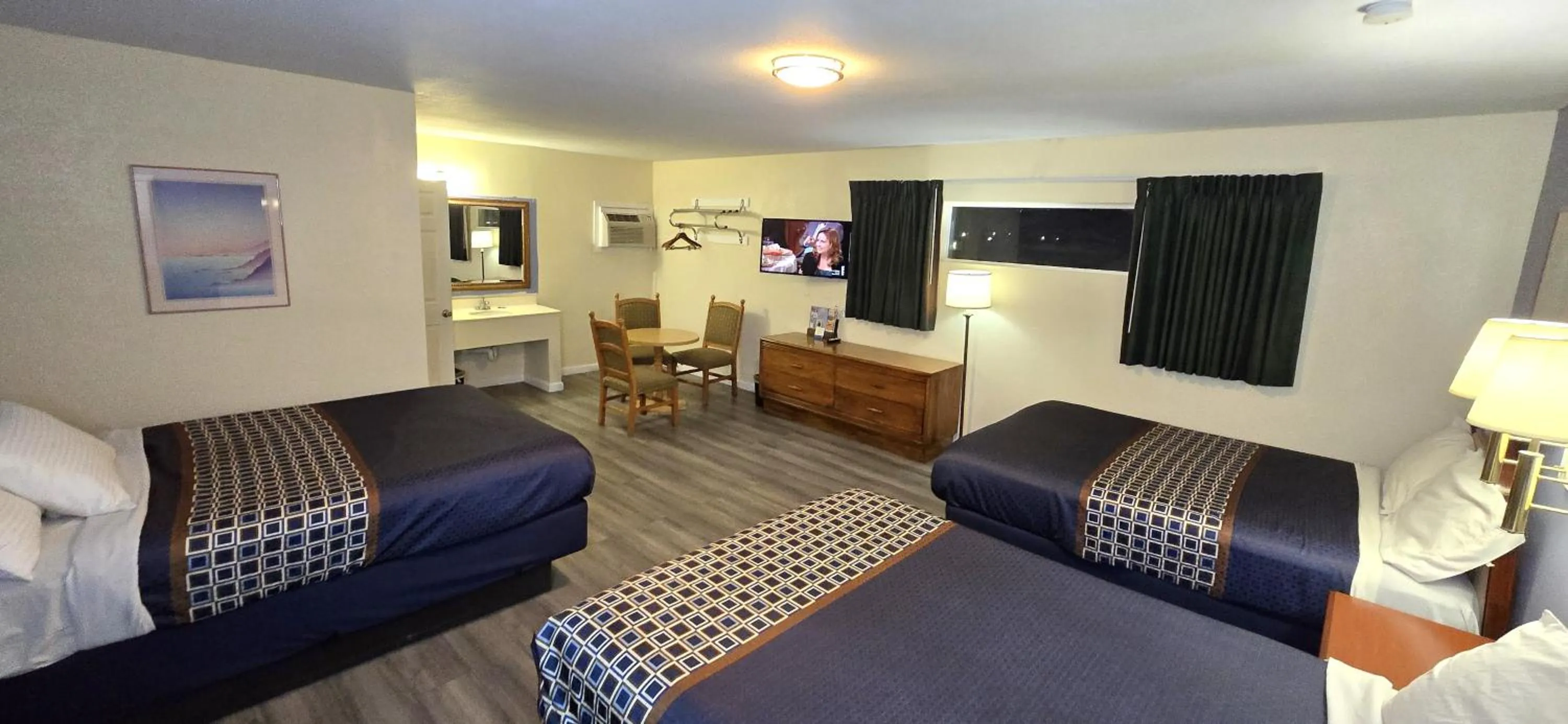 Bed in Rodeway Inn & Suites Blythe I-10