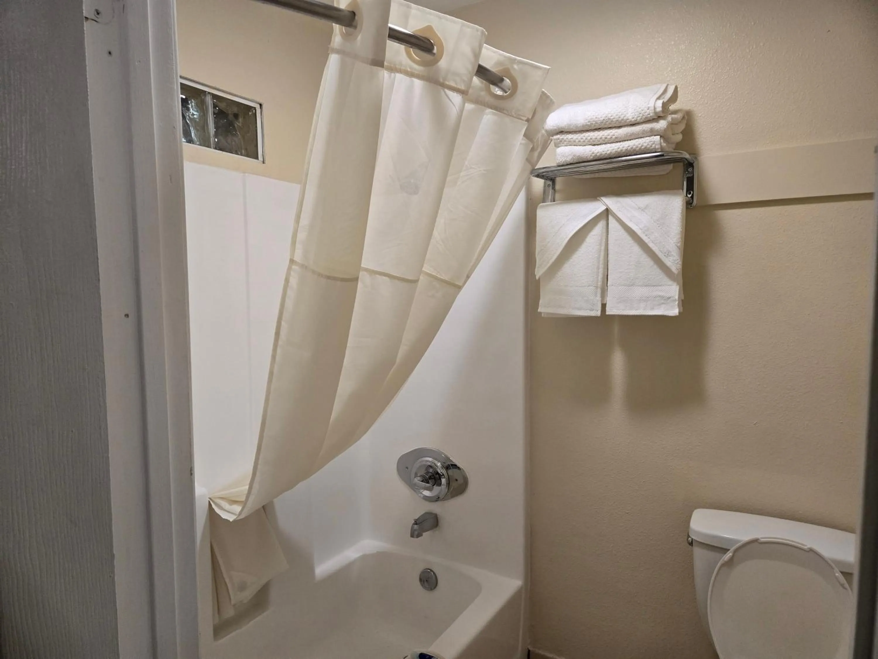 Bathroom in Rodeway Inn & Suites Blythe I-10