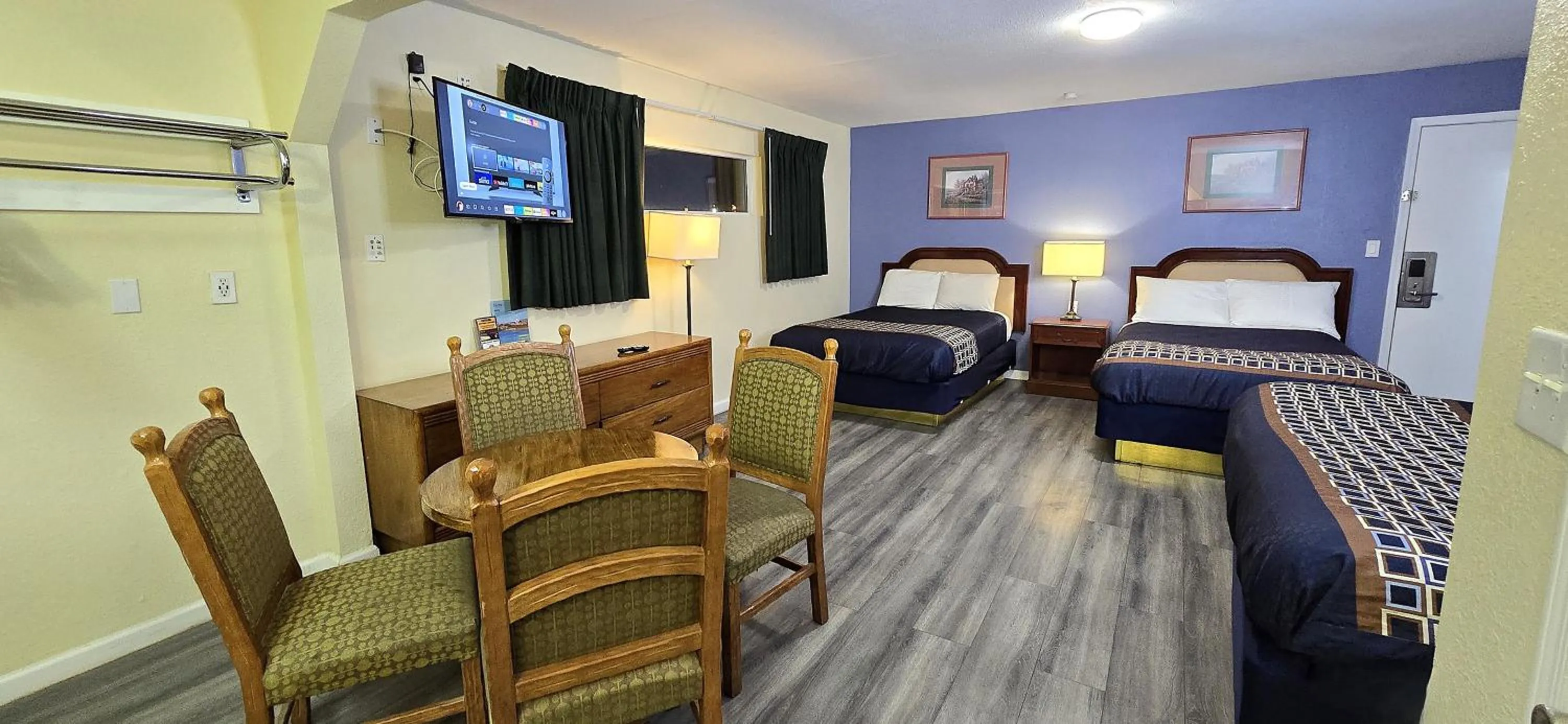 Bed in Rodeway Inn & Suites Blythe I-10