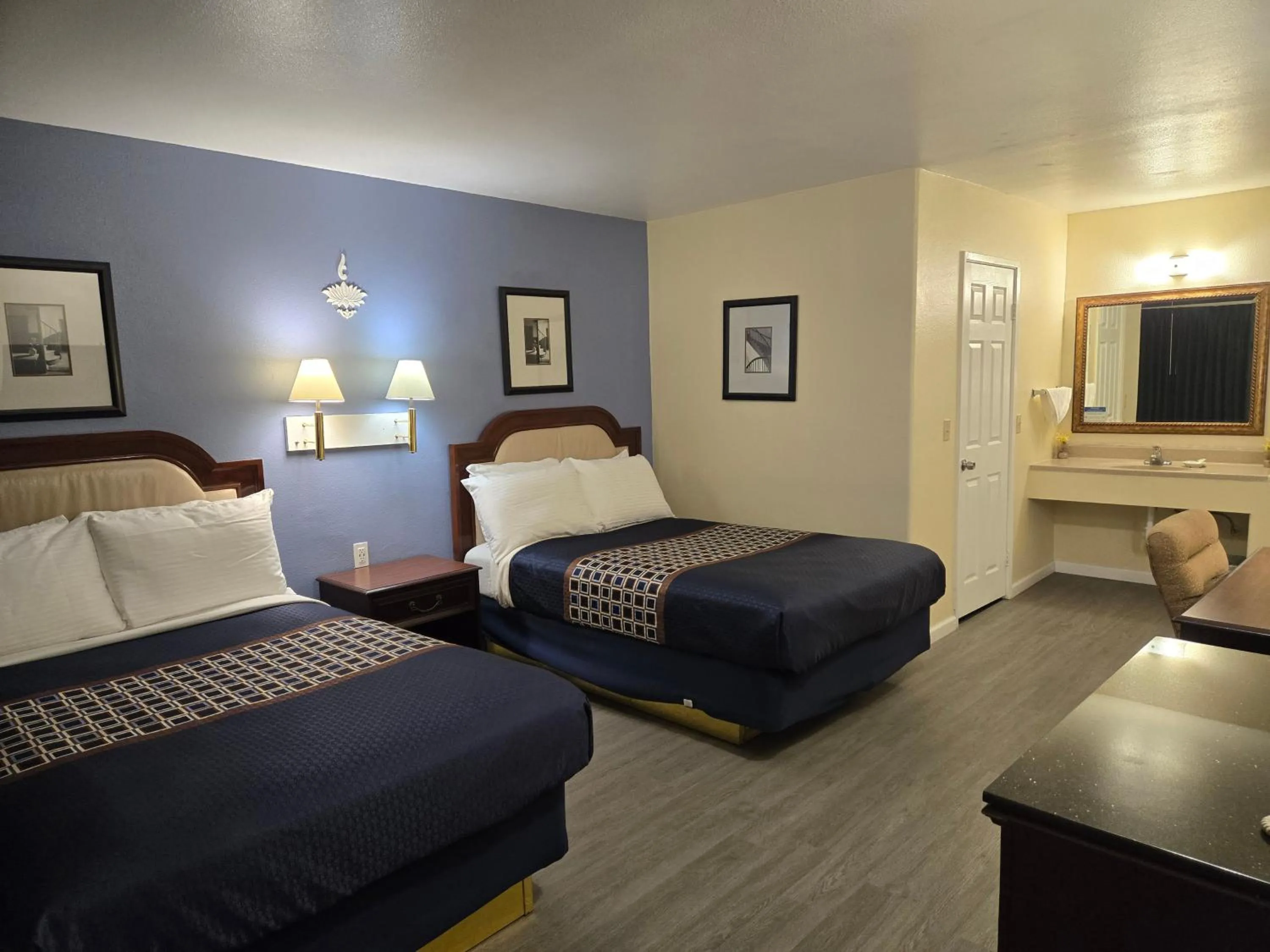 Bed in Rodeway Inn & Suites Blythe I-10