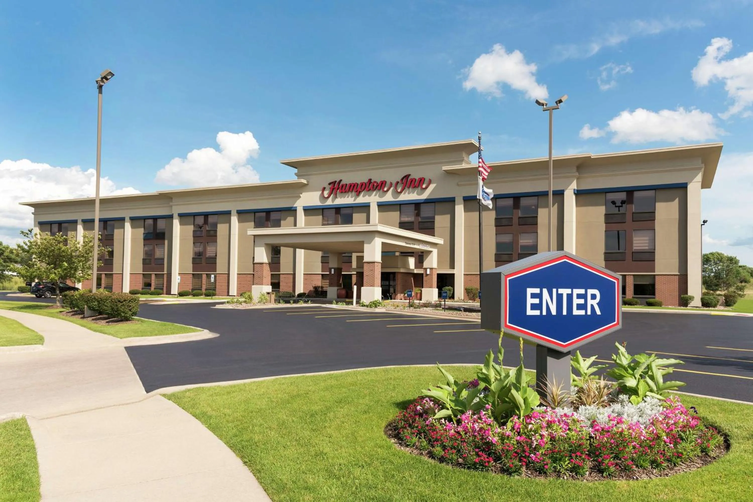 Property building in Hampton Inn Joliet/I-80