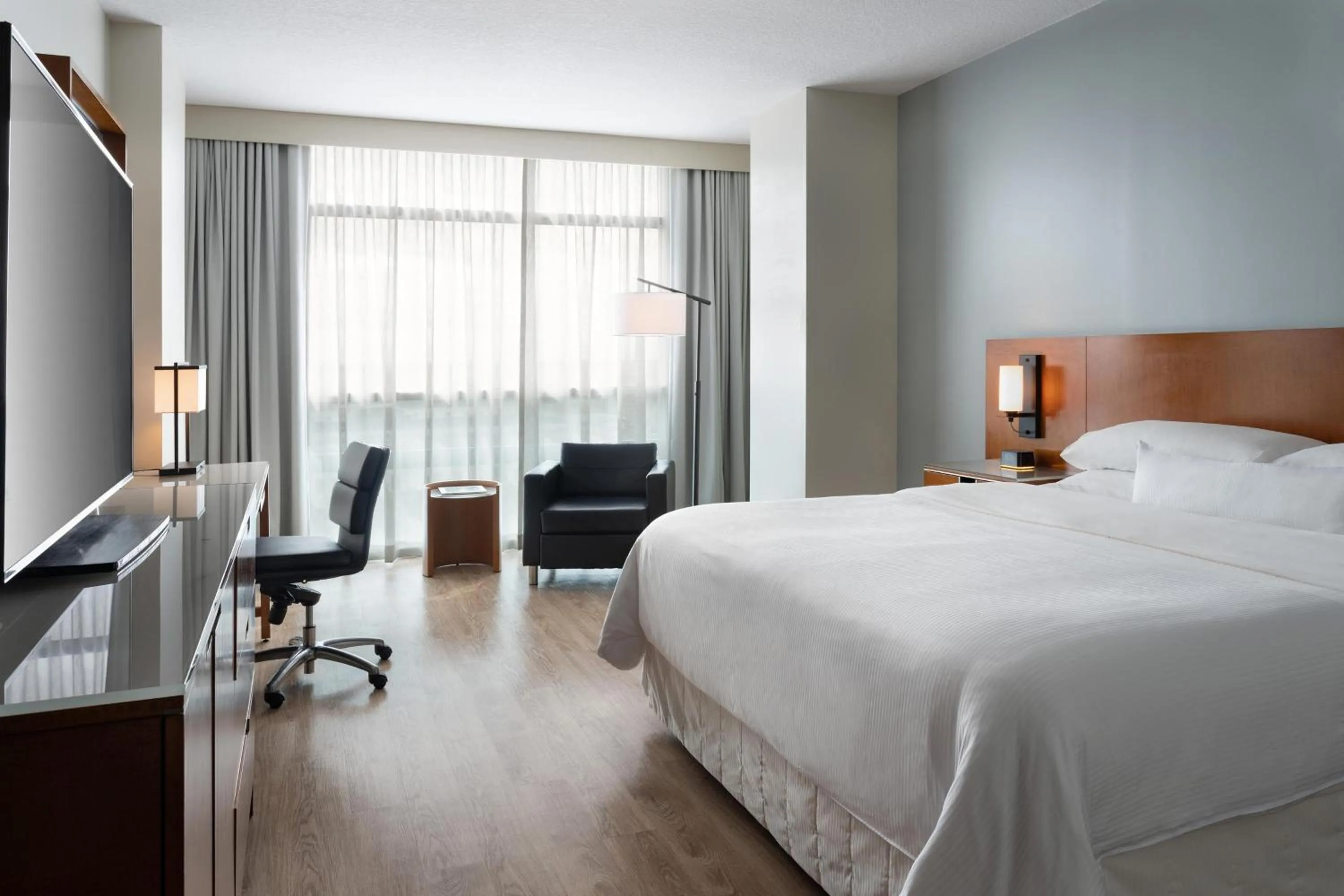 Photo of the whole room, Bed in The Westin Lake Mary, Orlando North