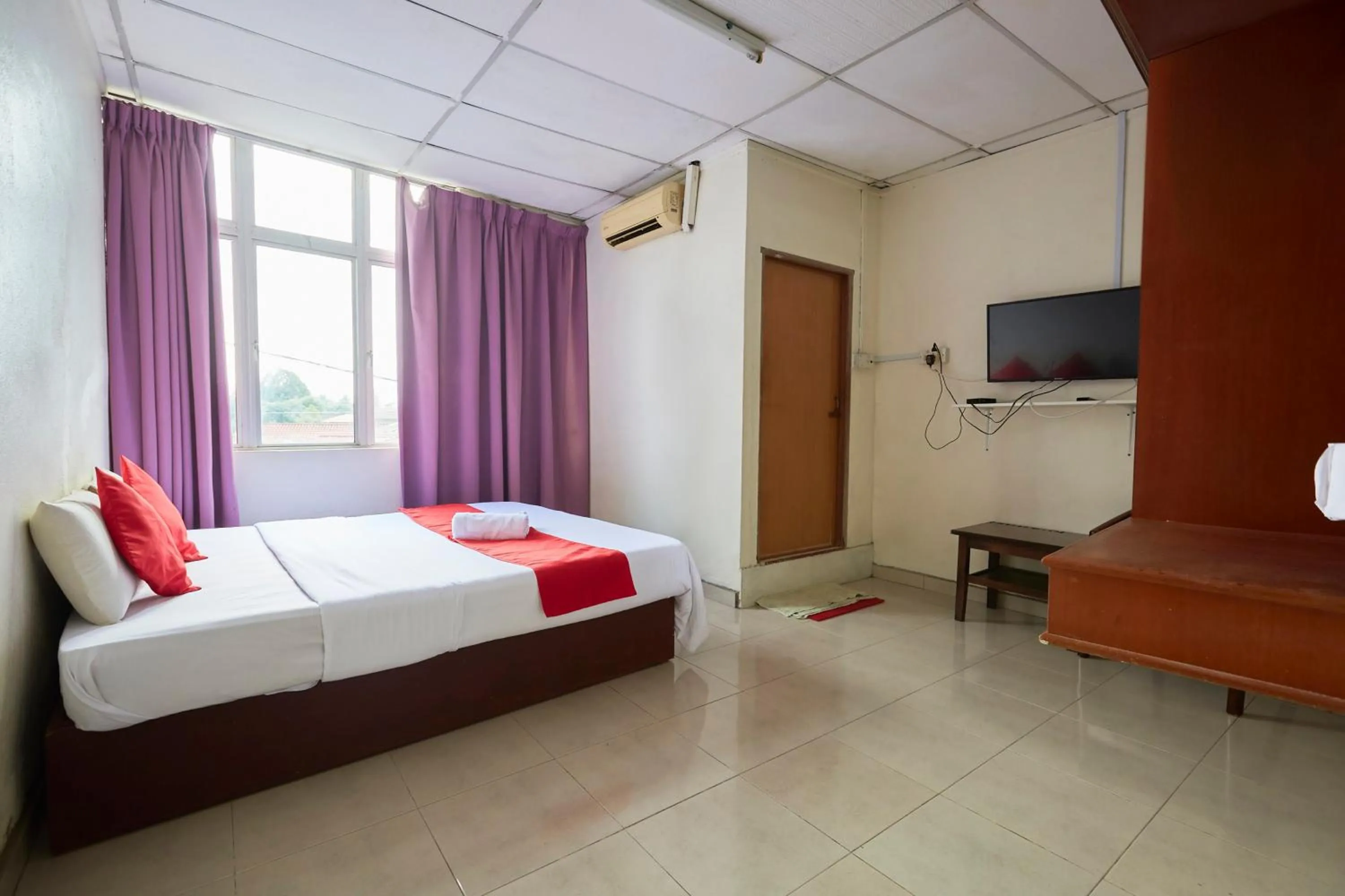 Bedroom, Bed in Jerteh Hotel, Terengganu