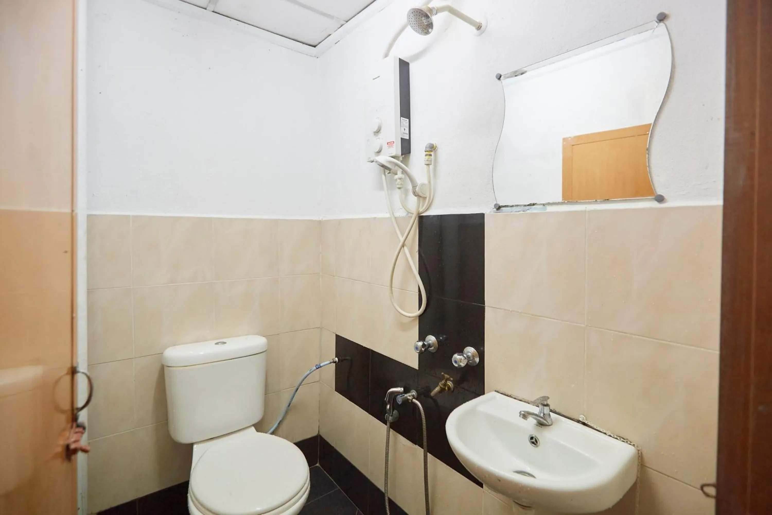 Shower in Jerteh Hotel, Terengganu