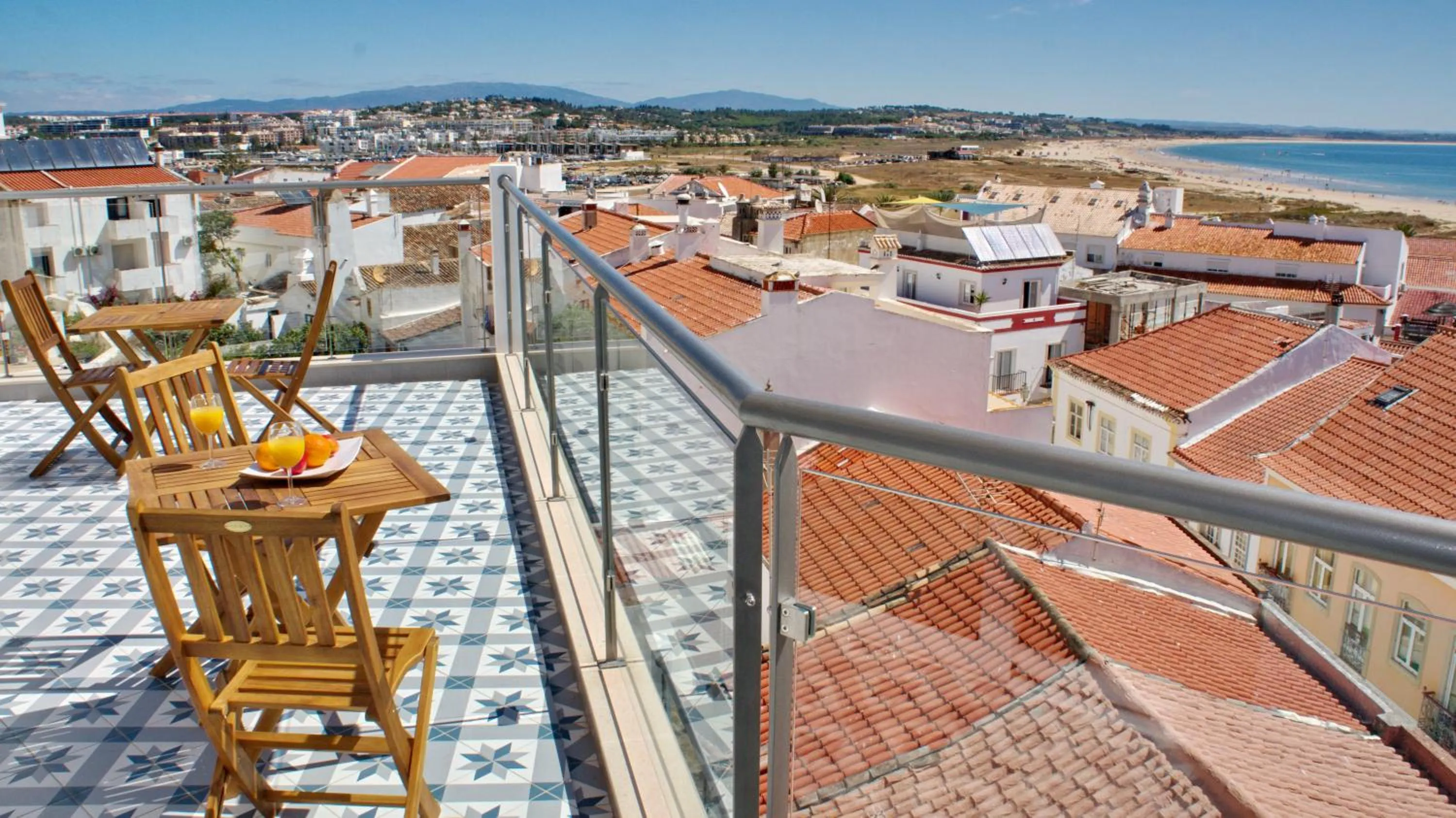 Topcity Hostel & Suites