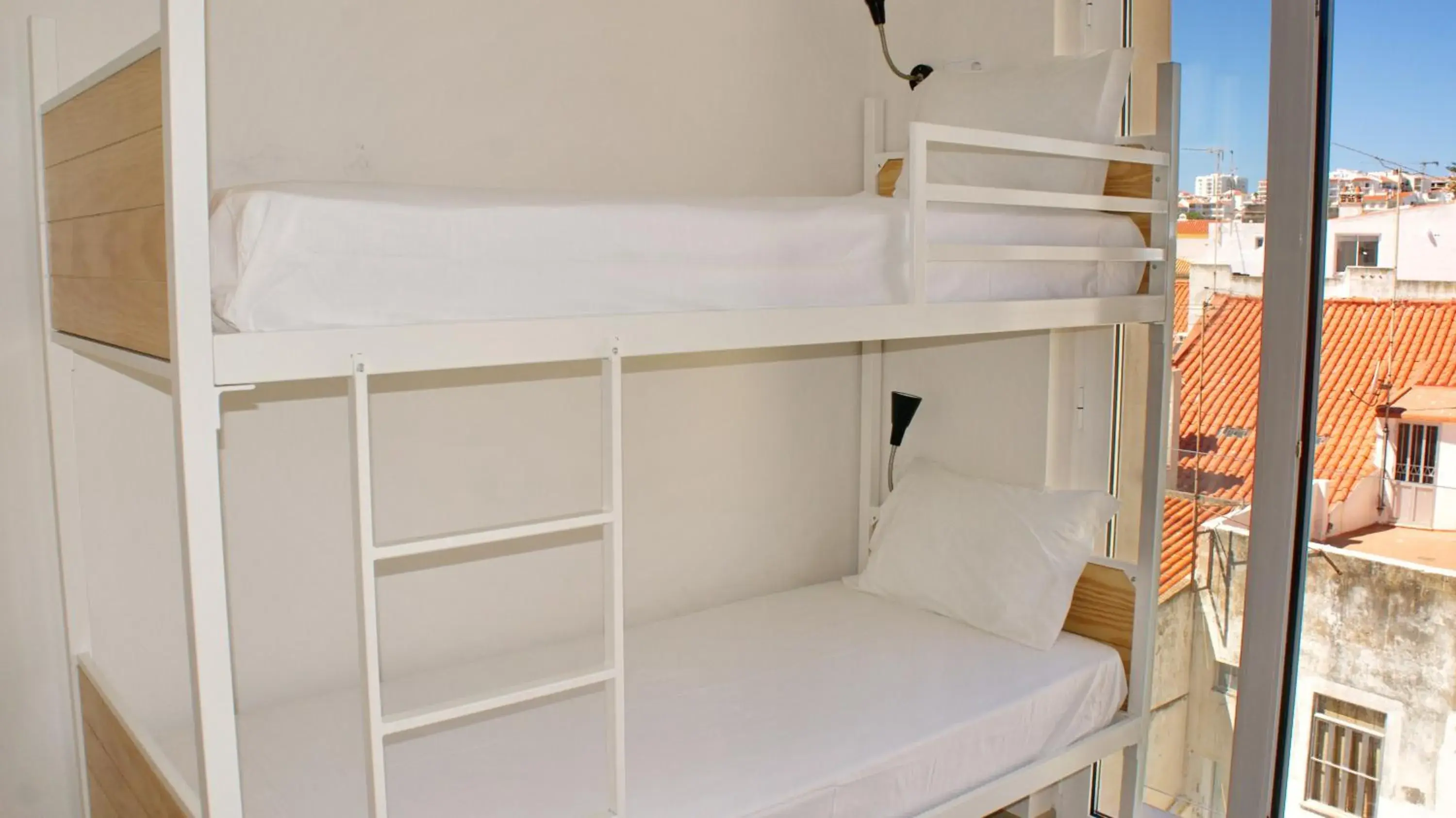 Bed in 8-Bed Mixed Dormitory Room in Topcity Hostel & Suites Bed in 8-Bed Mixed Dormitory Room in Topcity Hostel & Suites