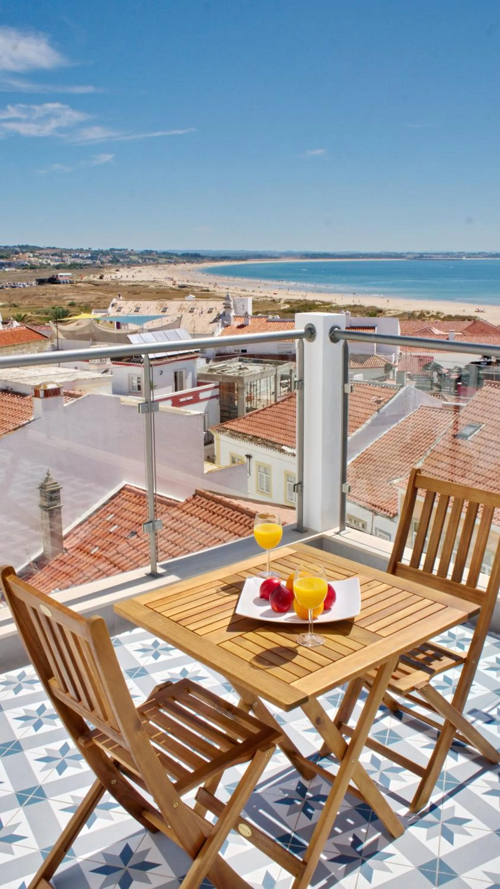 Topcity Hostel & Suites