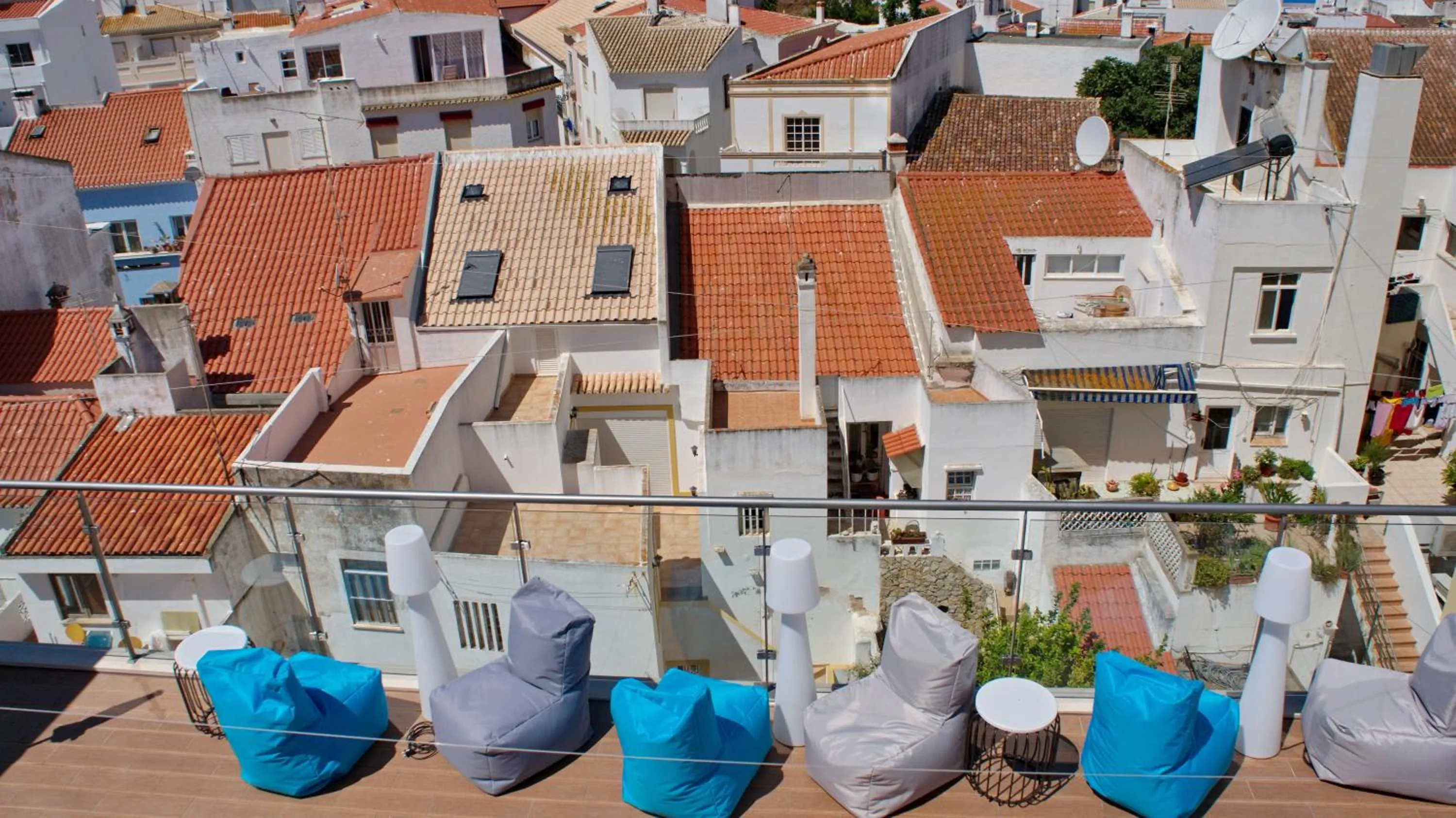 Topcity Hostel & Suites