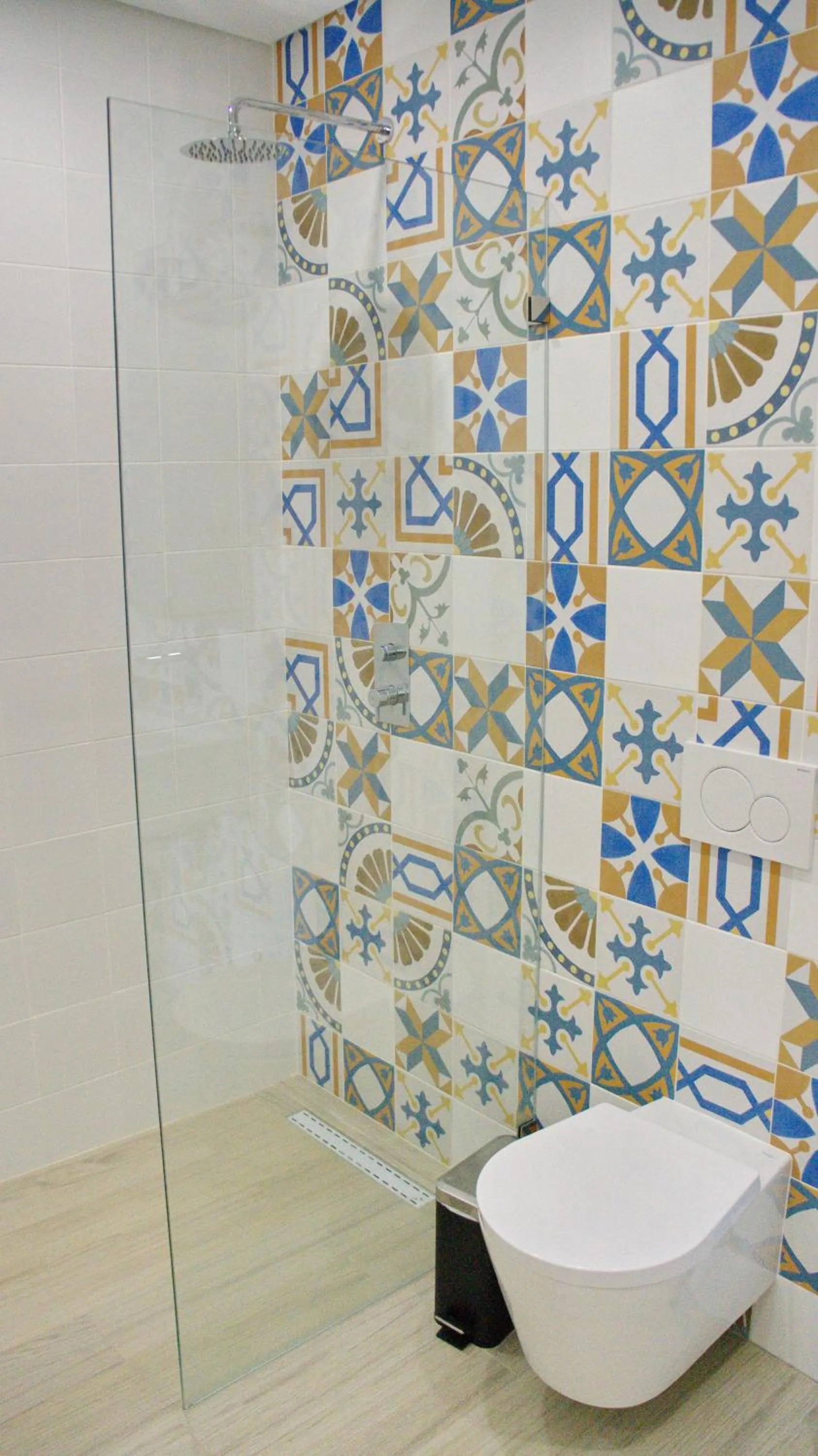 Topcity Hostel & Suites