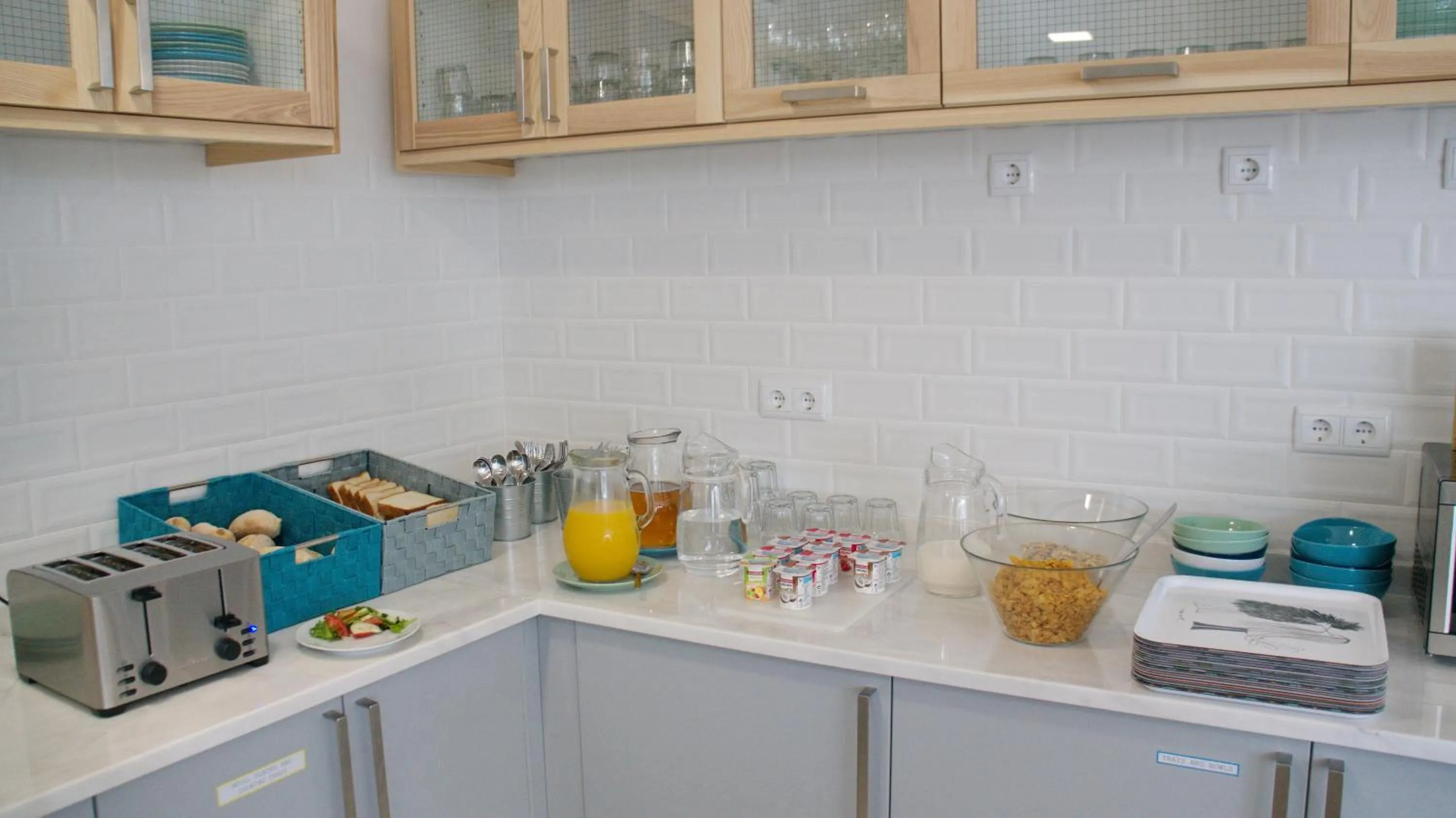 Buffet breakfast in Topcity Hostel & Suites