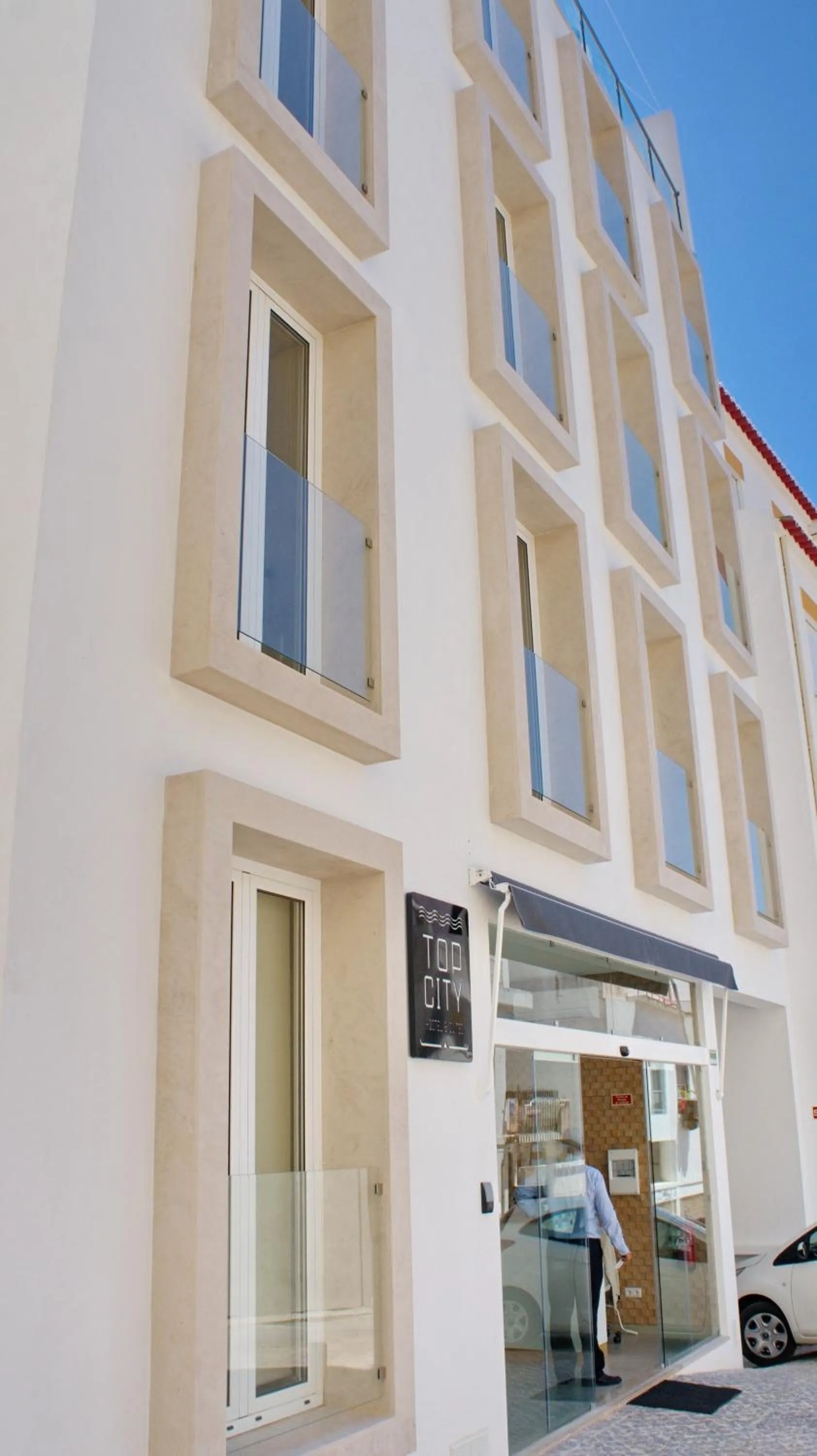 Topcity Hostel & Suites