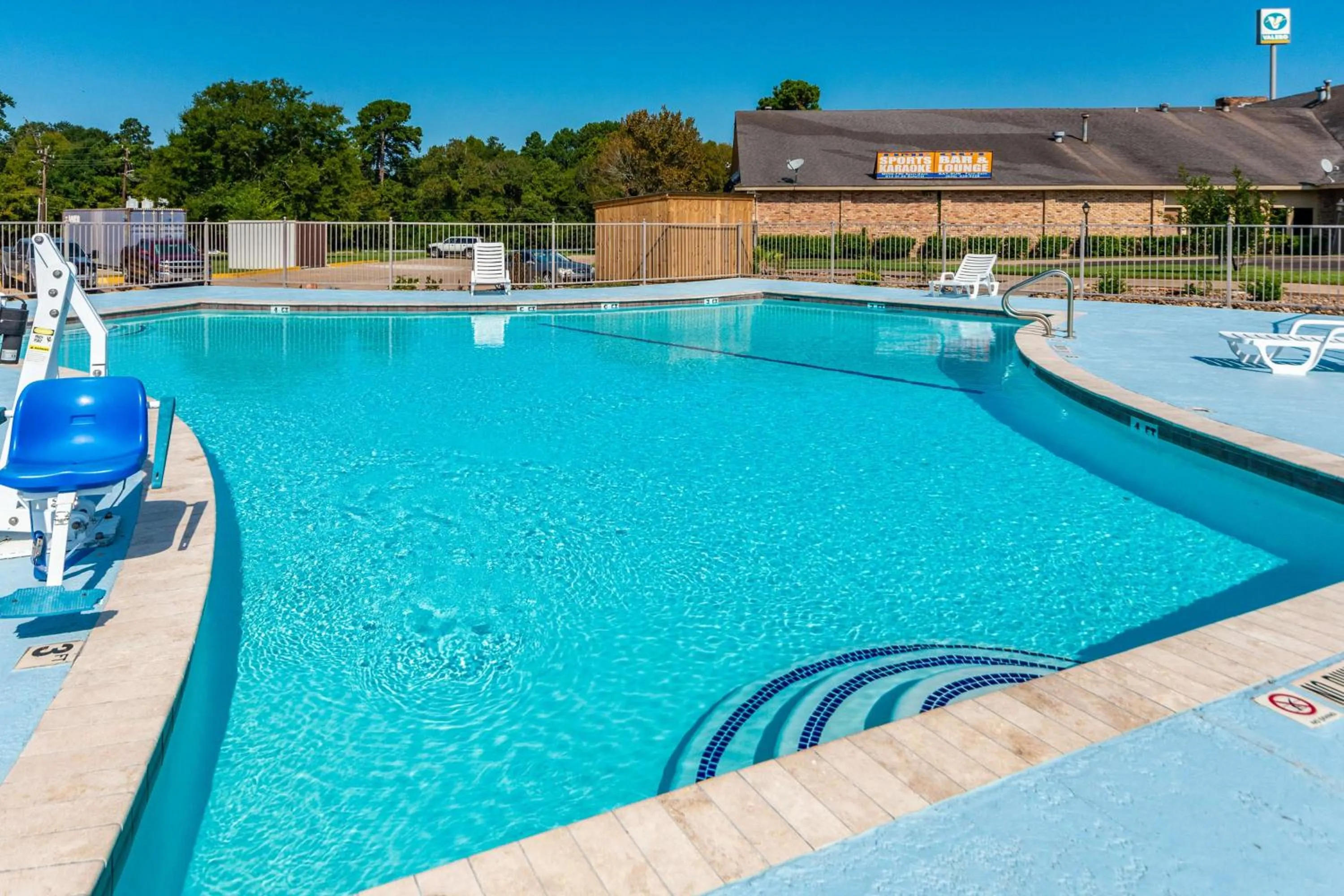 Day in Studio 6-Huntsville, TX