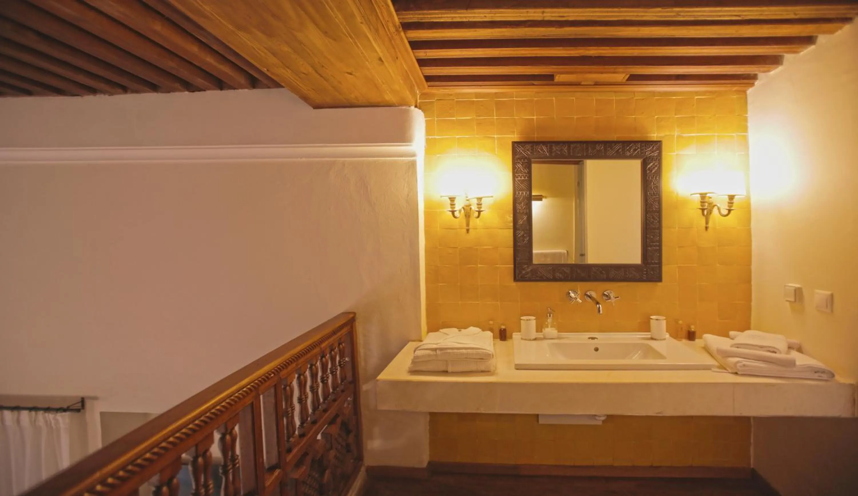 Bathroom, Bed in Dar Shâan