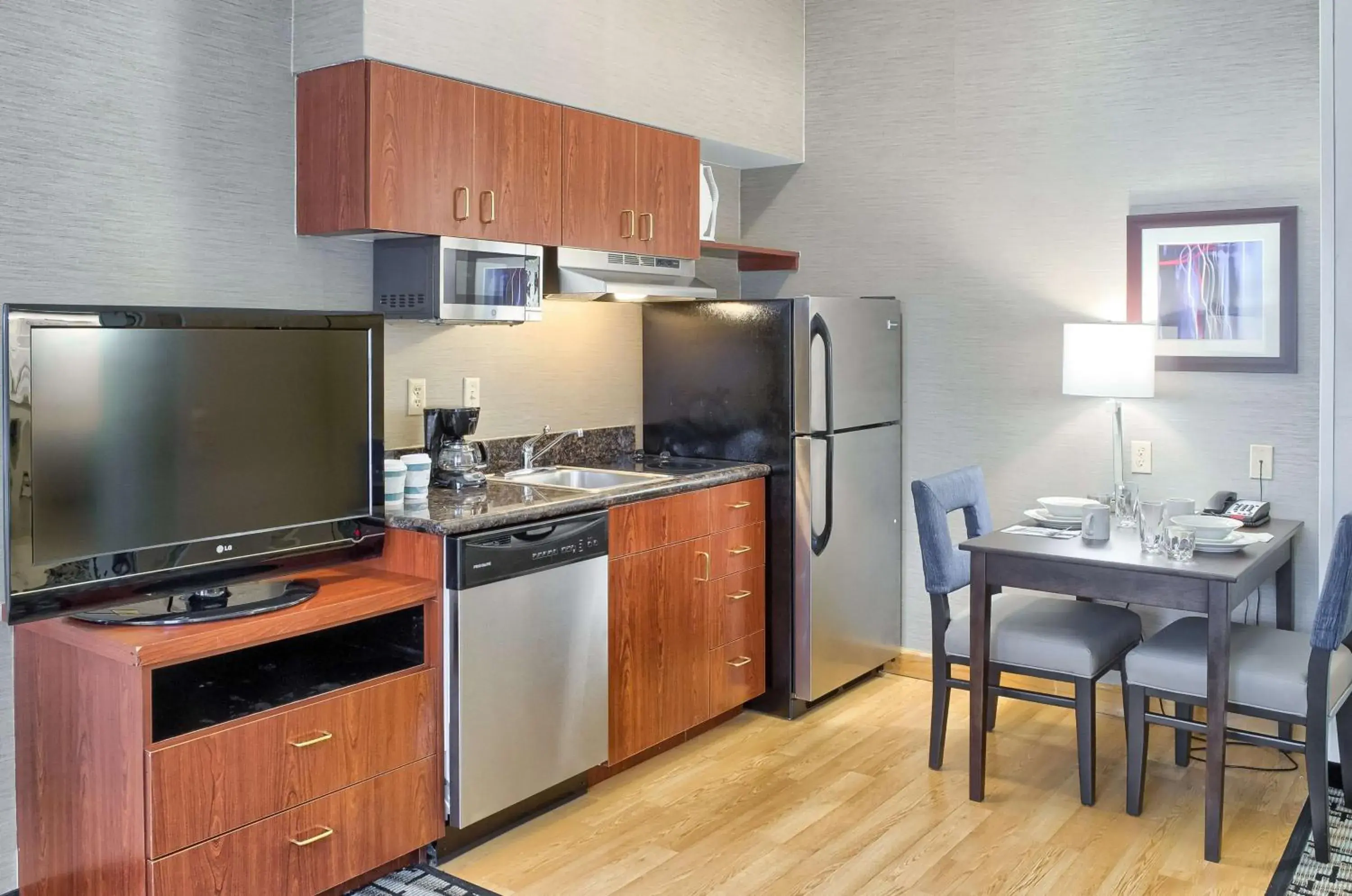 One-Bedroom Suite with Two Double Beds - Non-Smoking in Homewood Suites by Hilton Mobile Airport-University Area One-Bedroom Suite with Two Double Beds - Non-Smoking in Homewood Suites by Hilton Mobile Airport-University Area