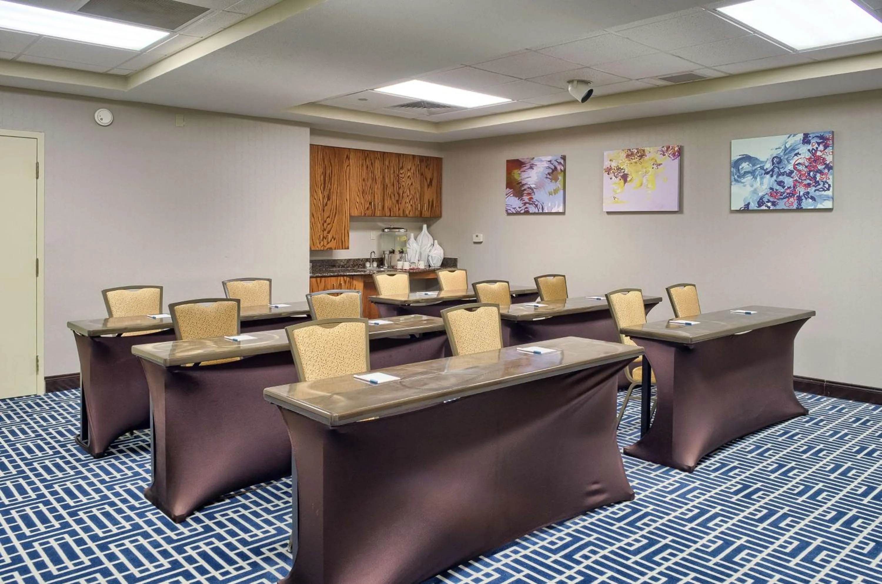 Meeting/conference room in Homewood Suites by Hilton Mobile Airport-University Area