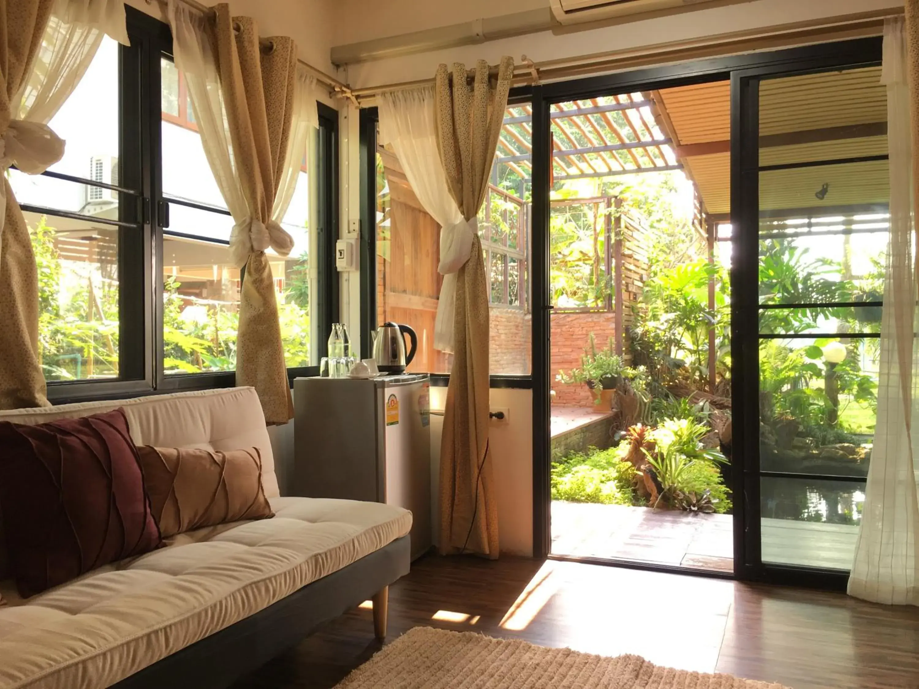 Double or Twin Room with Garden View - pet friendly in Nan Rim Nam Resort Double or Twin Room with Garden View - pet friendly in Nan Rim Nam Resort