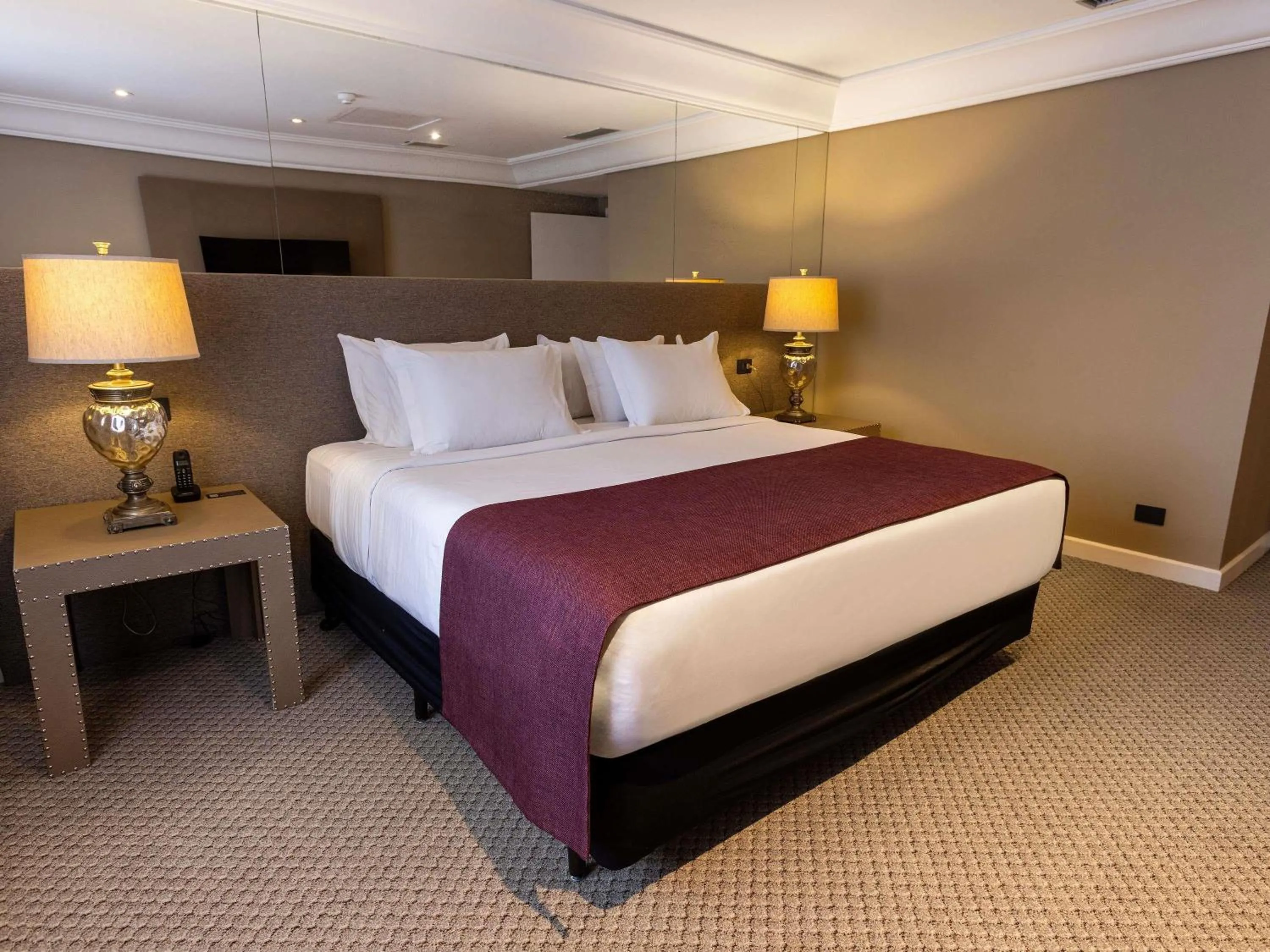 Bedroom, Bed in Grand Mercure Curitiba Rayon