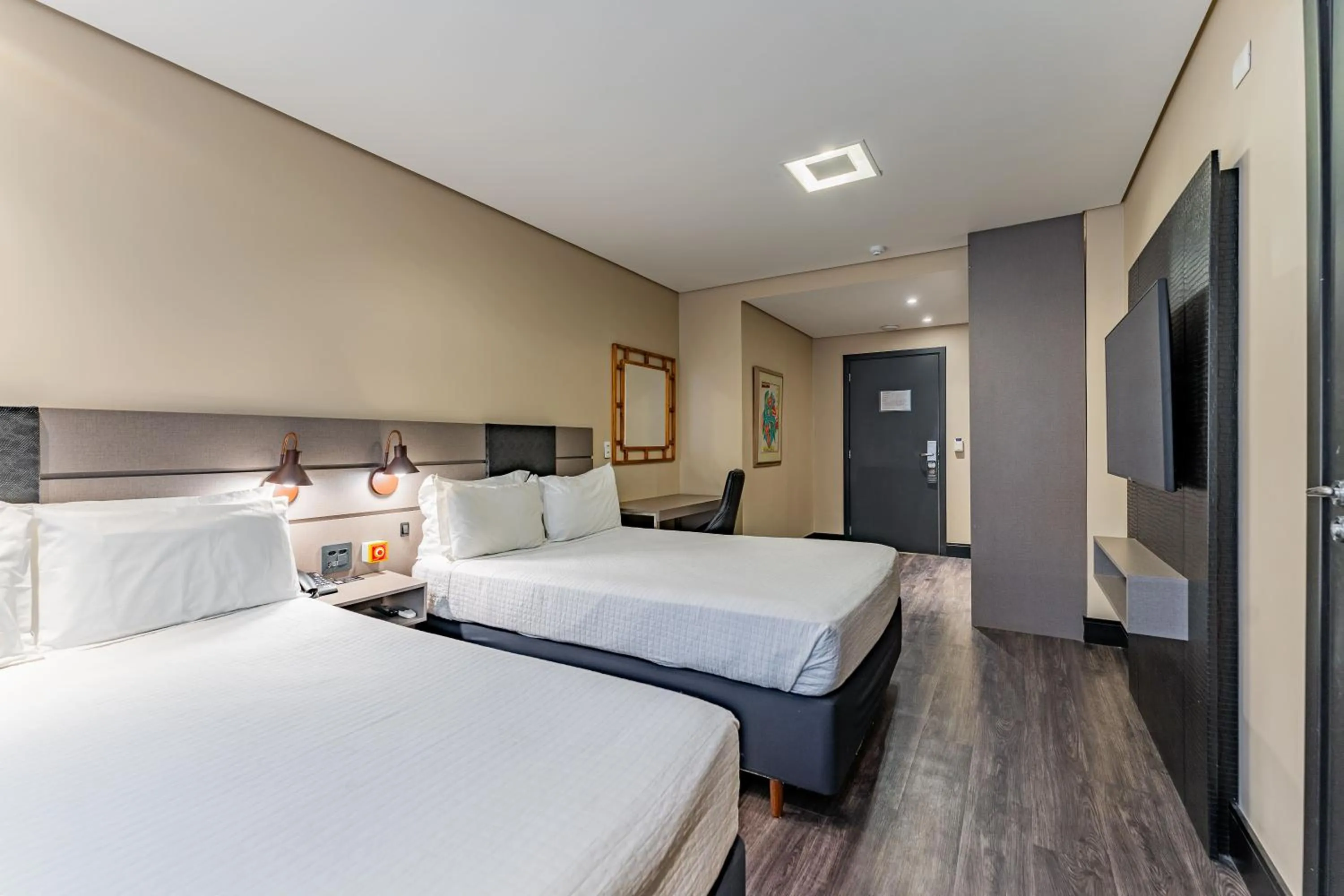 Bed in Grand Mercure Curitiba Rayon