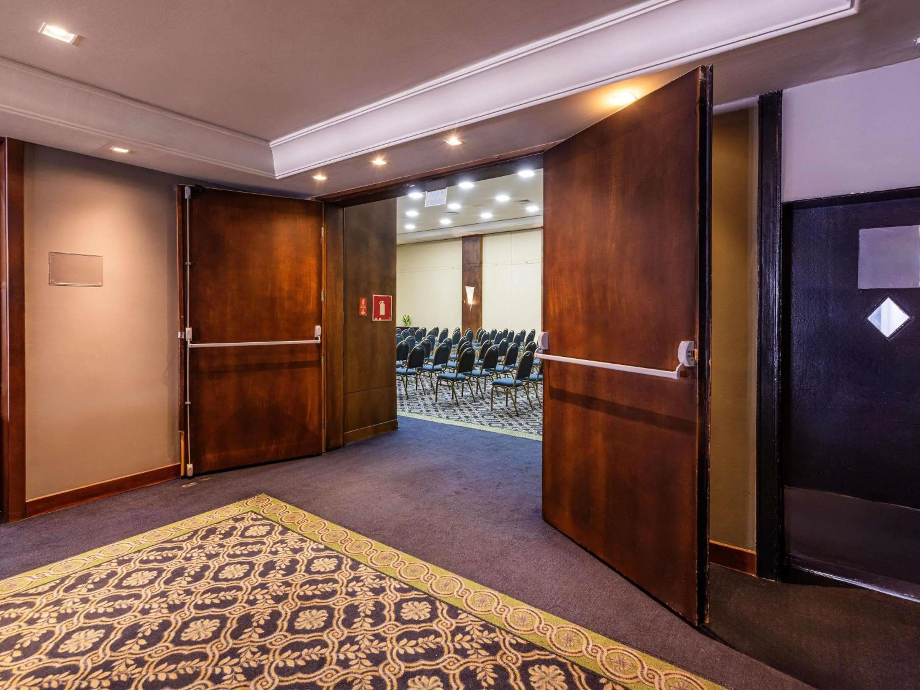 Meeting/conference room in Grand Mercure Curitiba Rayon
