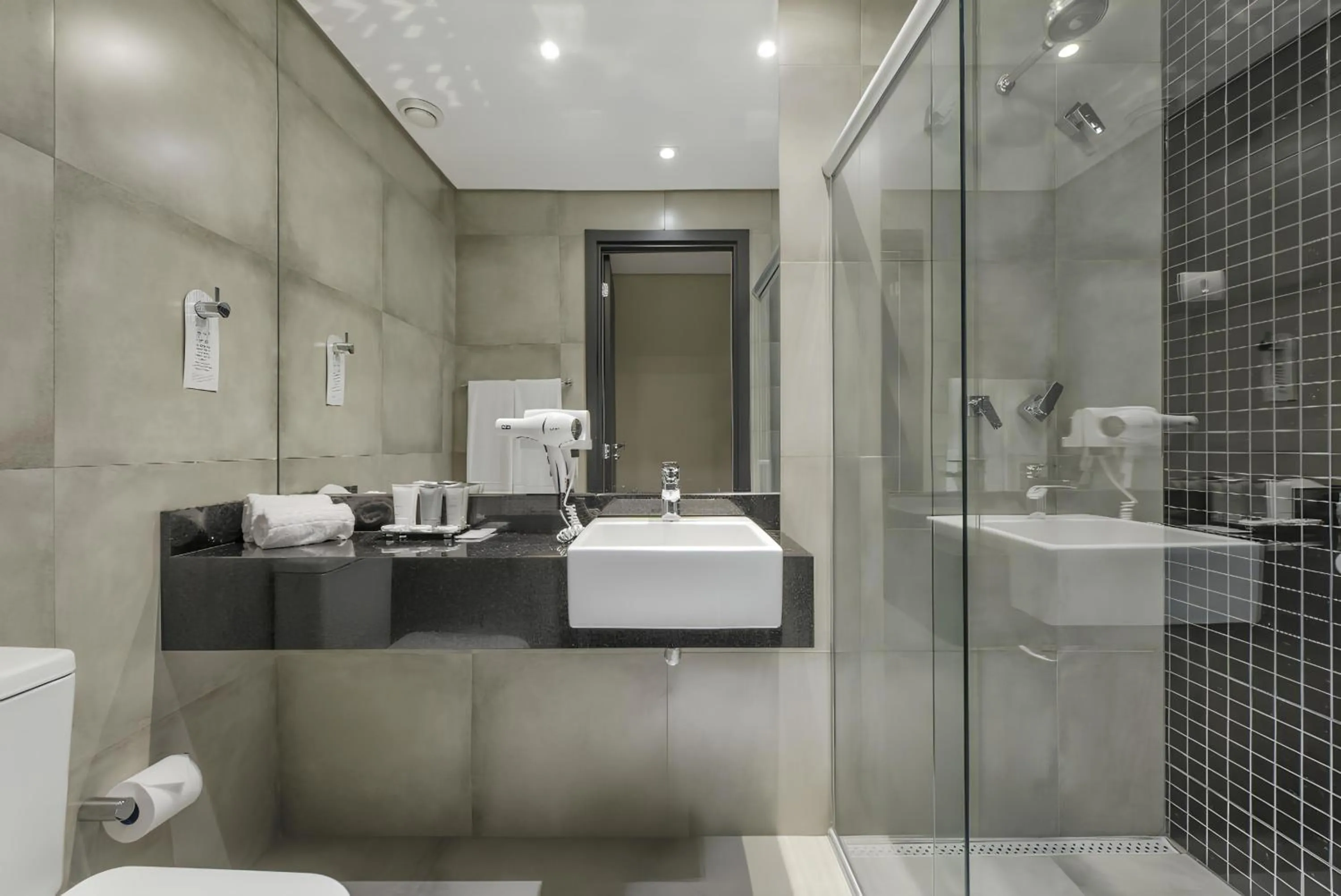 Bathroom in Grand Mercure Curitiba Rayon