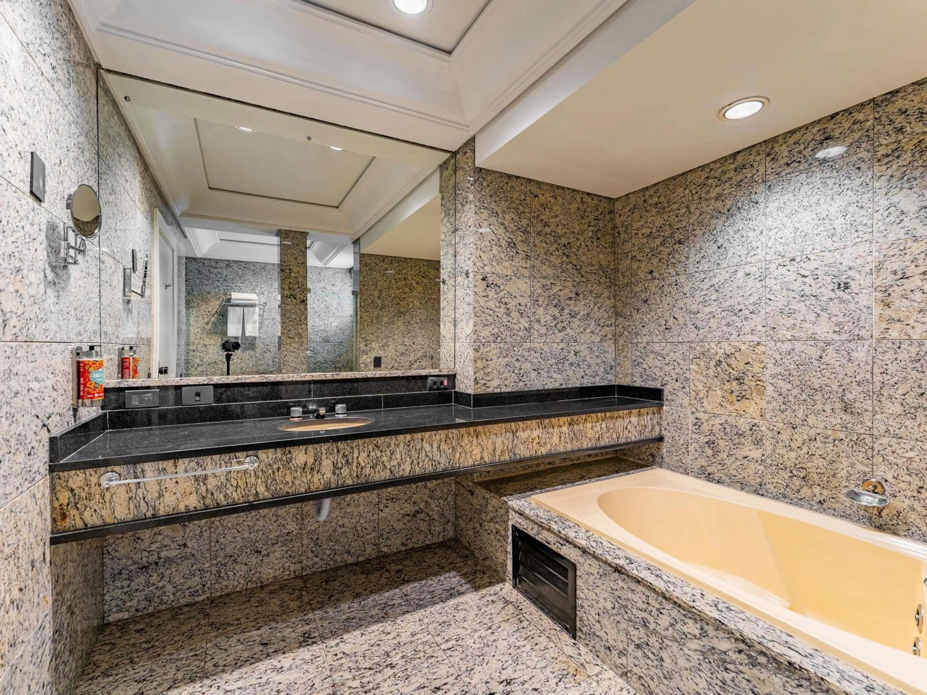 Bedroom in Grand Mercure Curitiba Rayon