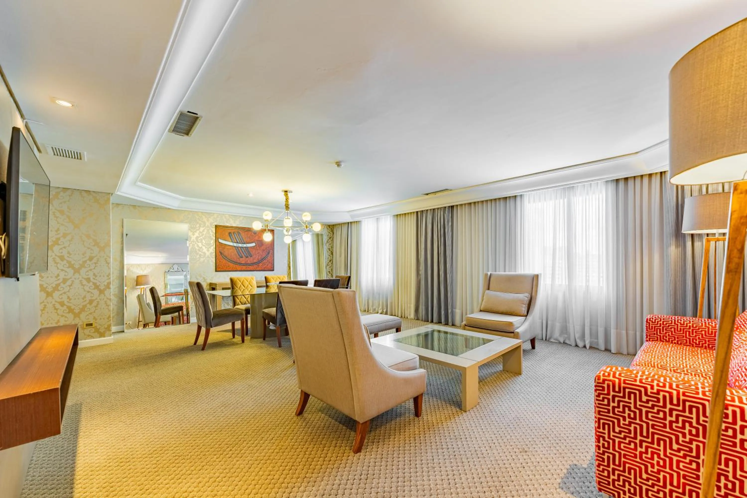 Bed in Grand Mercure Curitiba Rayon