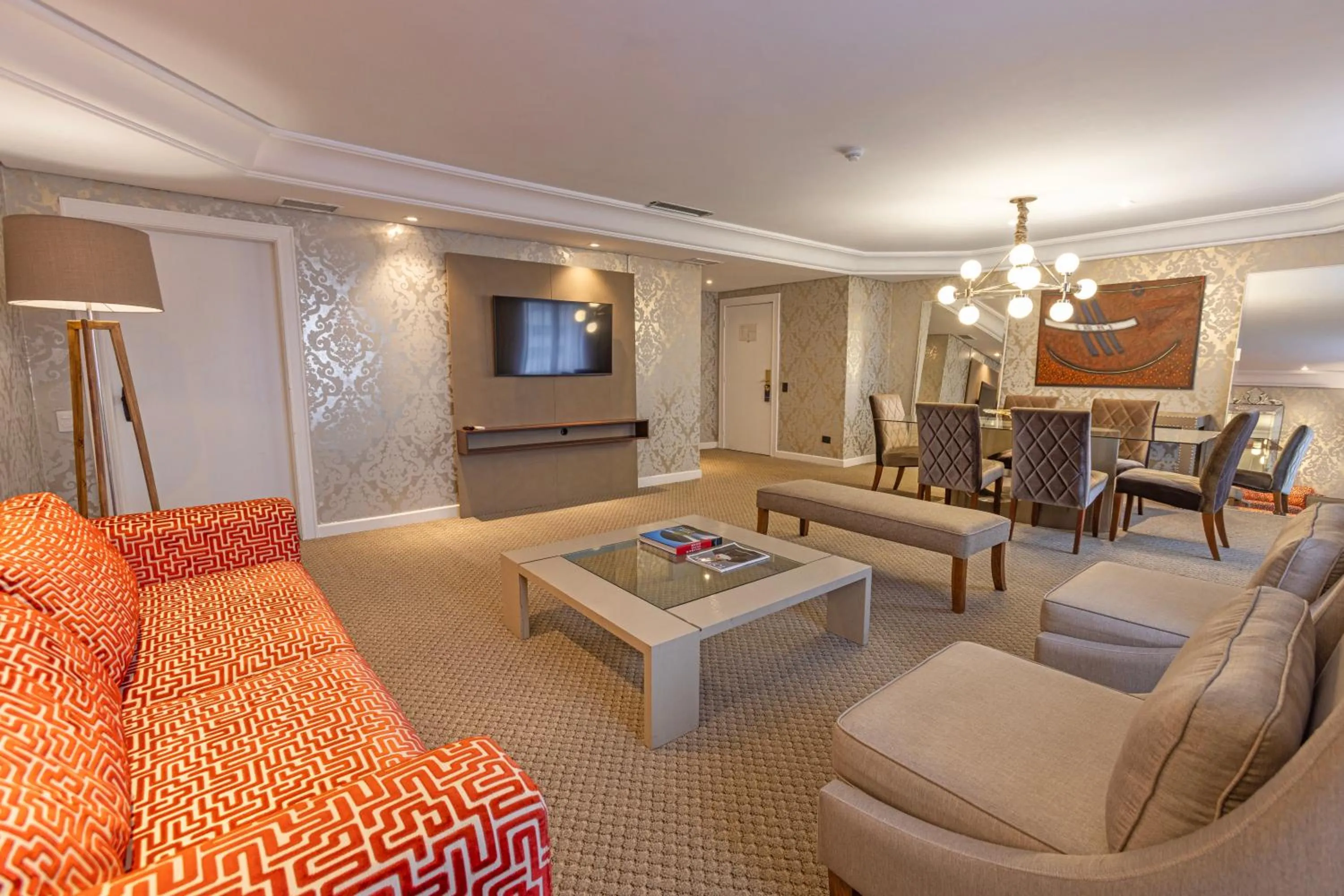 Living room in Grand Mercure Curitiba Rayon