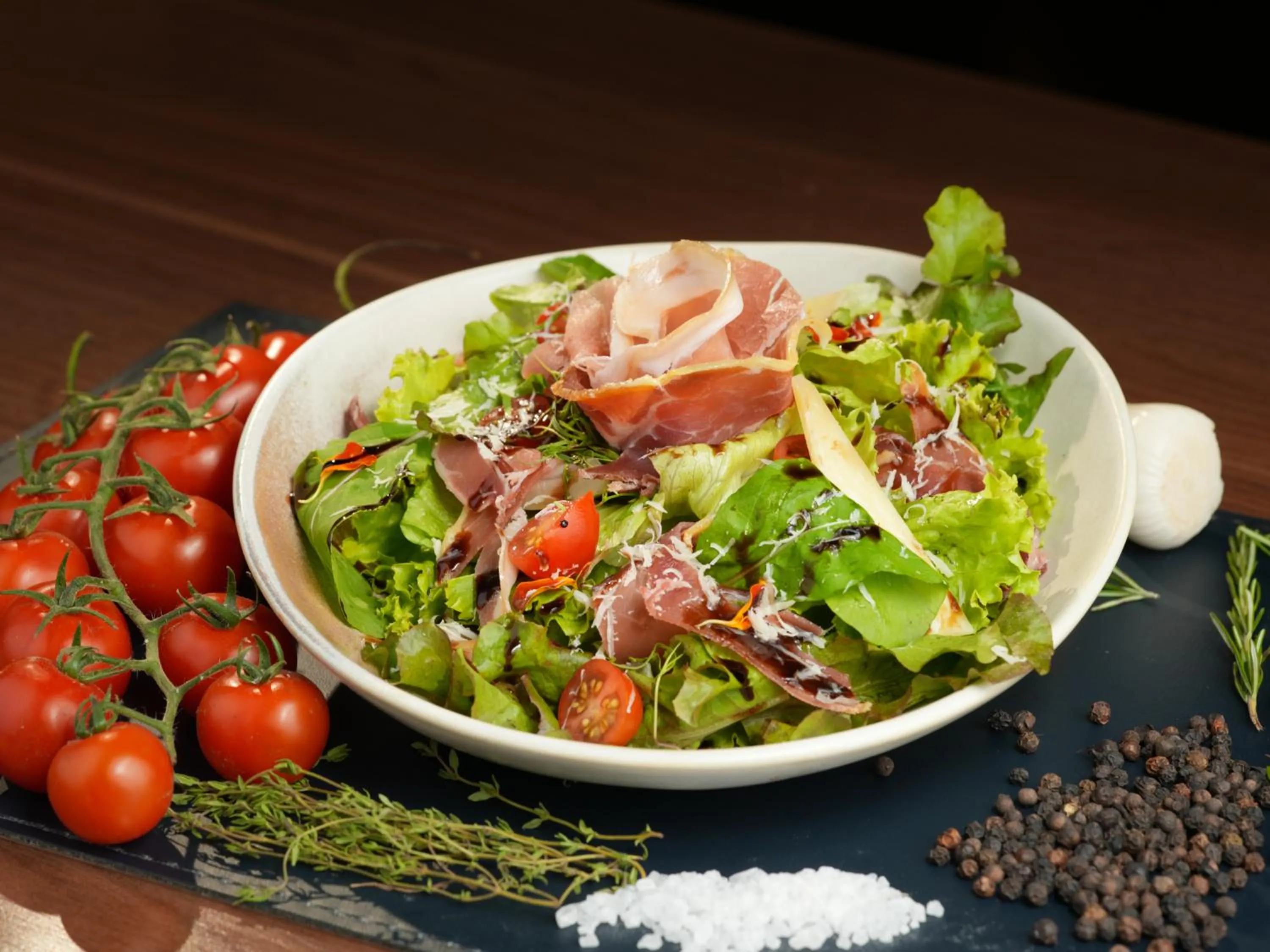 Restaurant/places to eat in Grand Mercure Curitiba Rayon