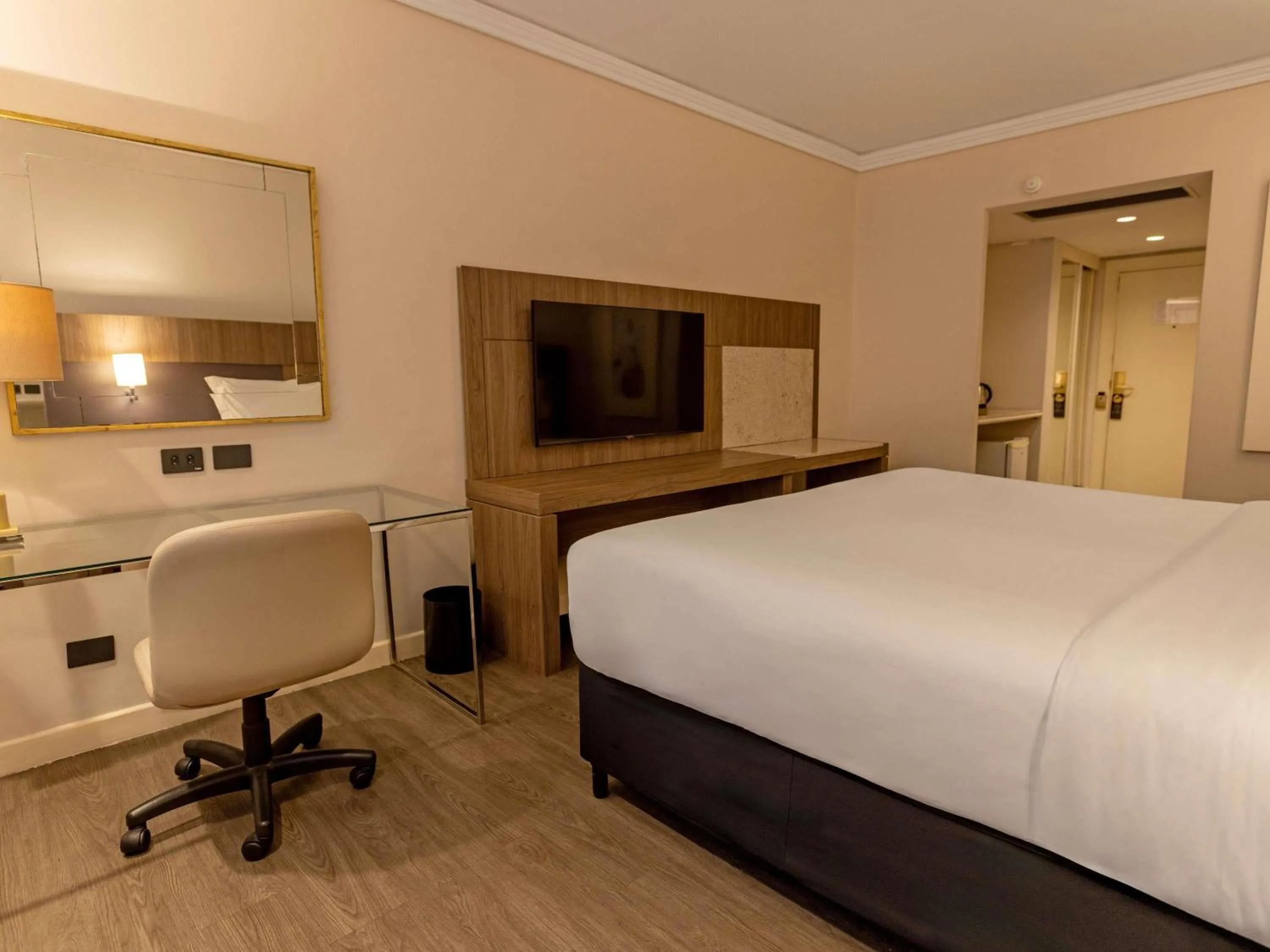 Bedroom, Bed in Grand Mercure Curitiba Rayon