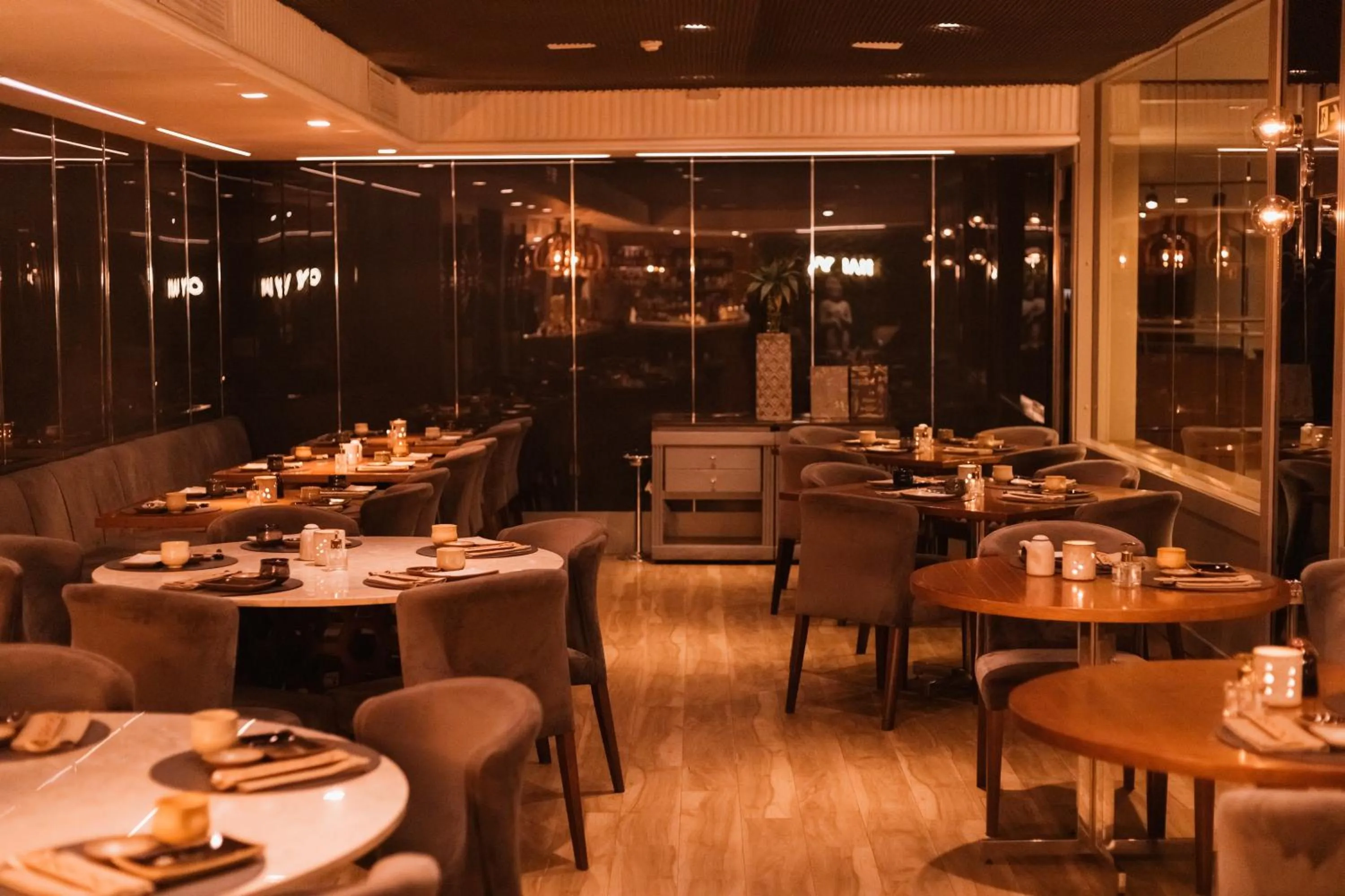 Restaurant/places to eat in Grand Mercure Curitiba Rayon