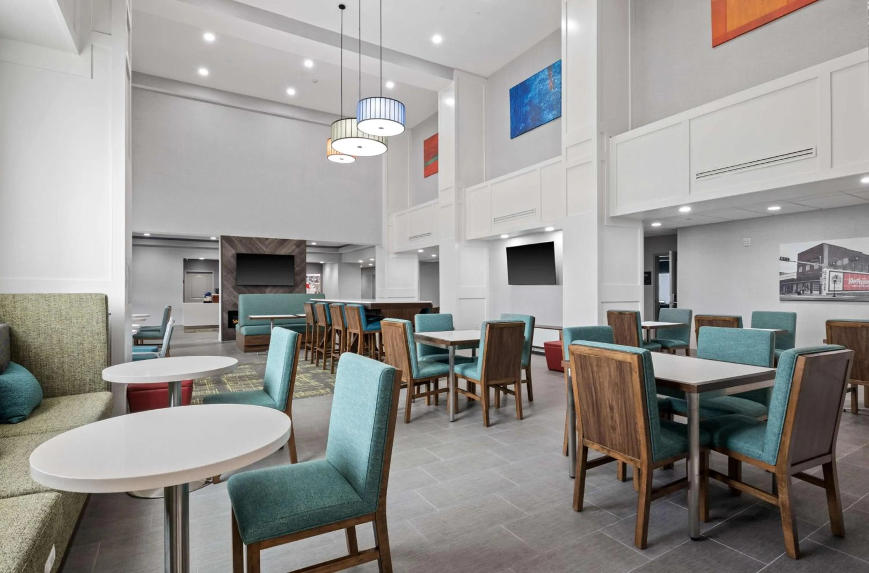 Breakfast in Hampton Inn & Suites Mount Pleasant