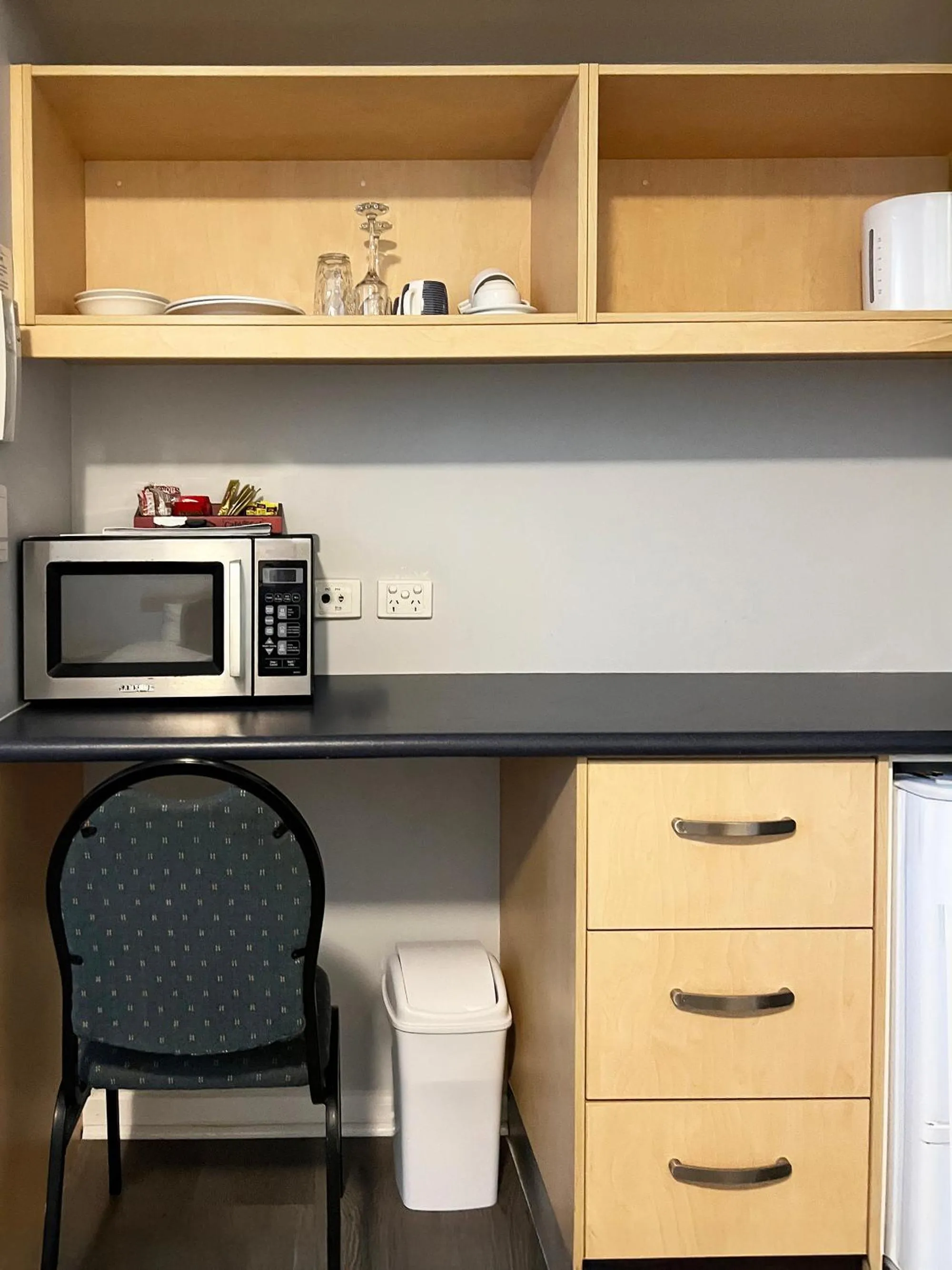 Kitchen or kitchenette in Caloundra Central Apartment Hotel Official