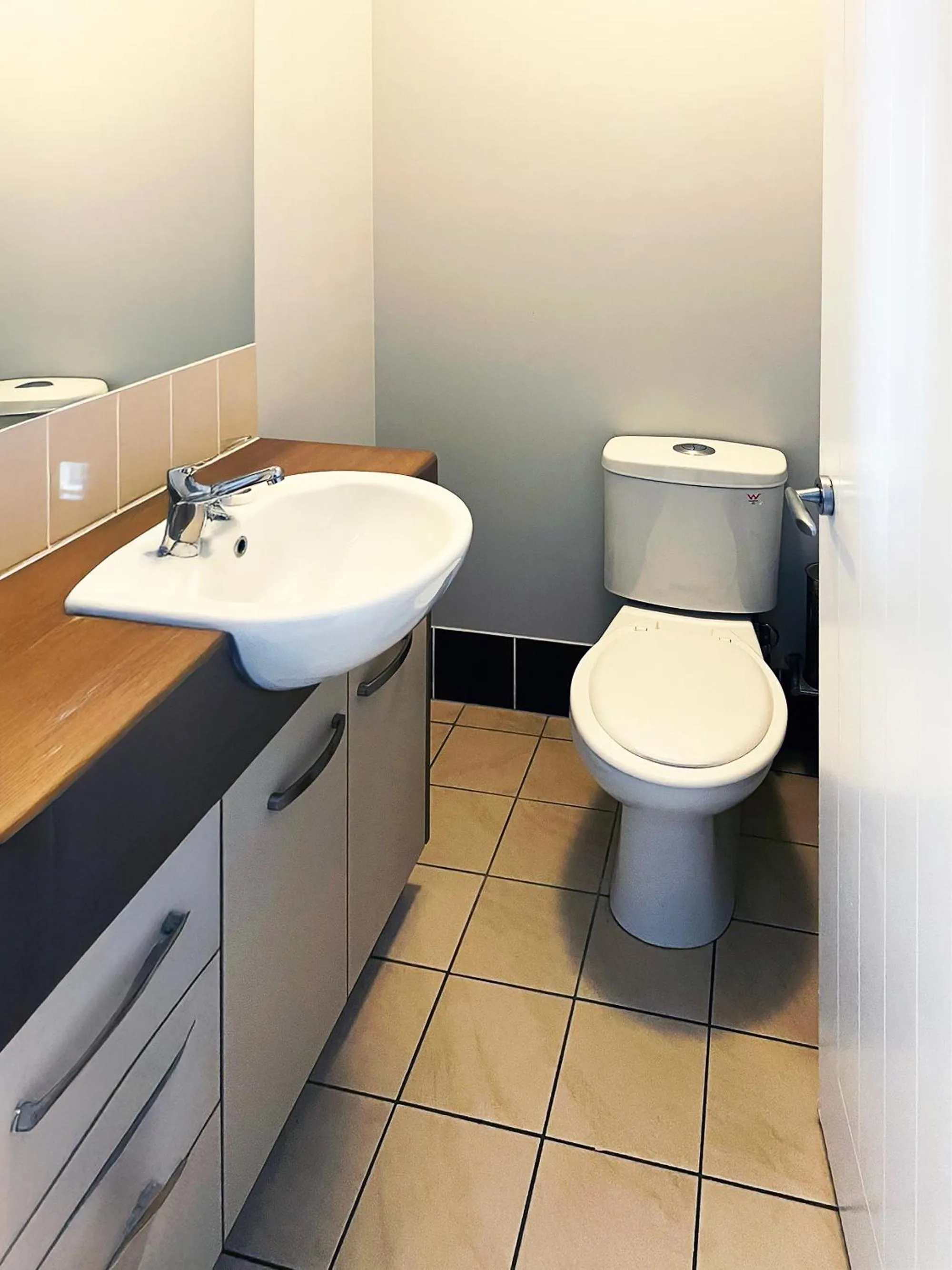 Bathroom in Caloundra Central Apartment Hotel Official