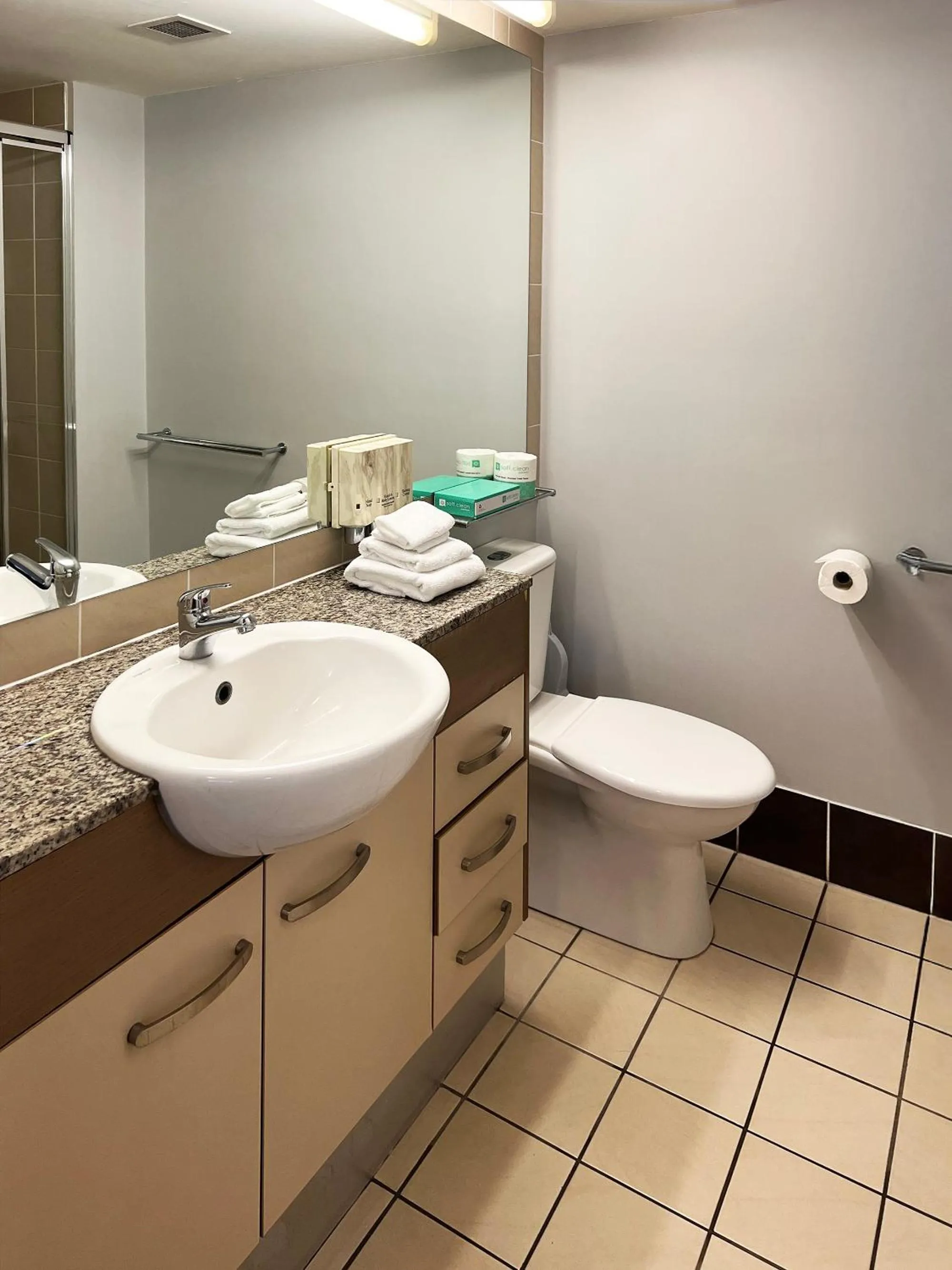 Bathroom in Caloundra Central Apartment Hotel Official