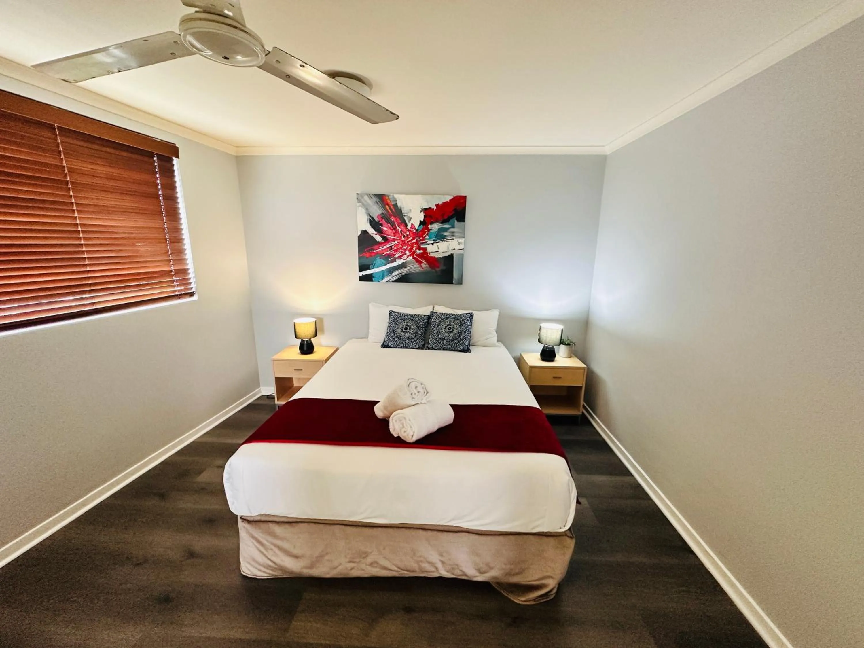 Bed in Caloundra Central Apartment Hotel Official
