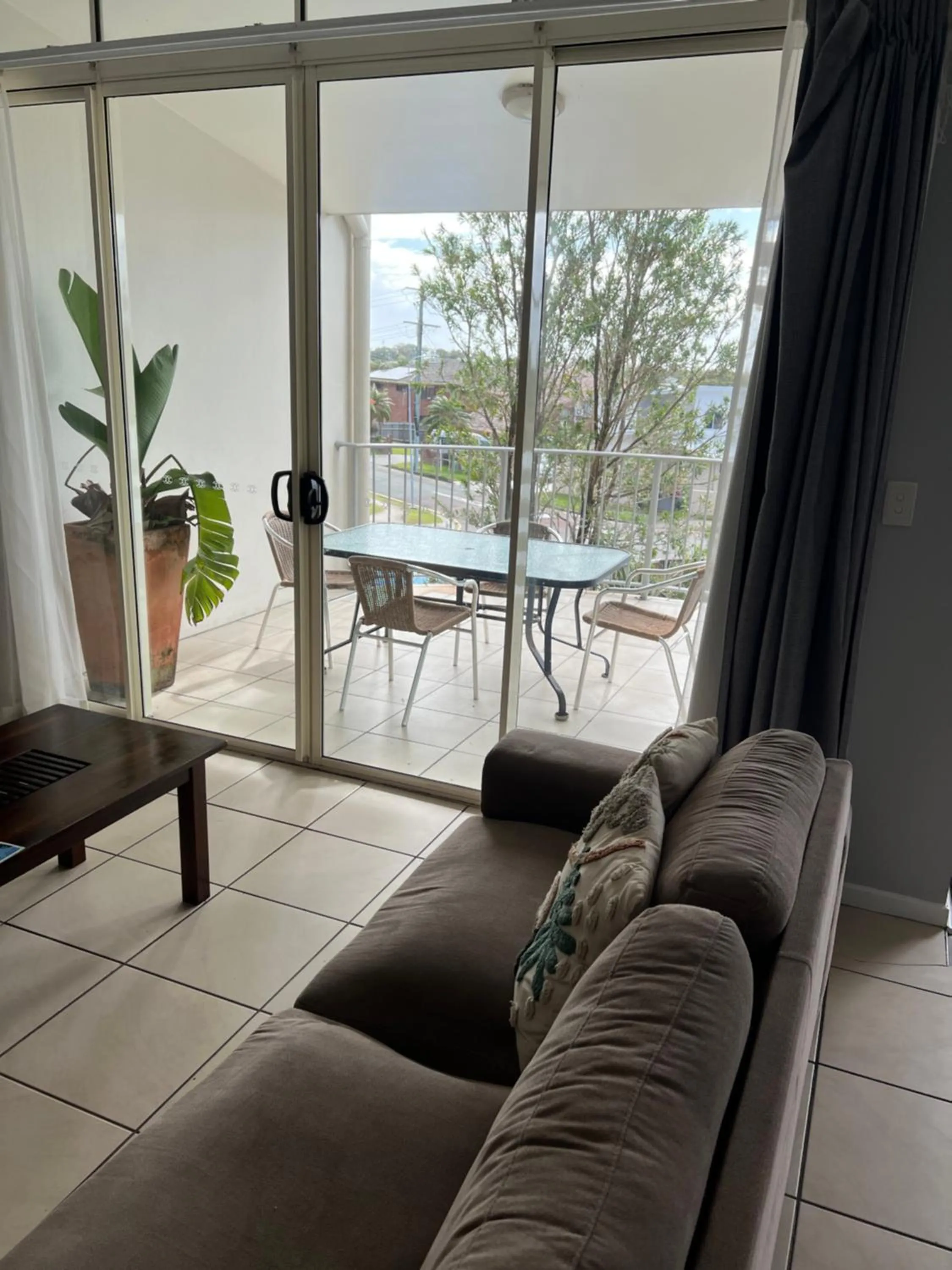 Living room in Caloundra Central Apartment Hotel Official