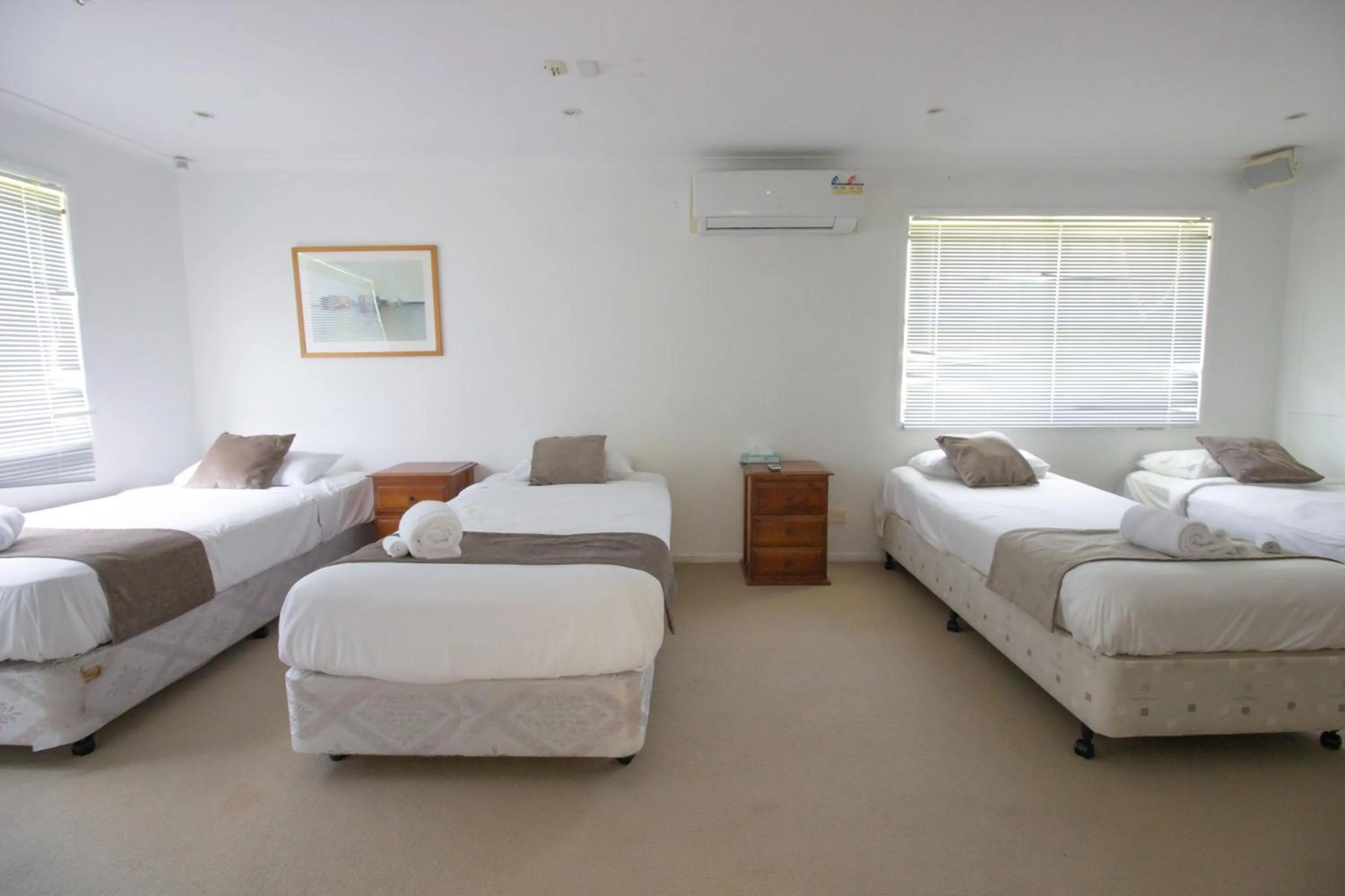Bed in Caloundra Central Apartment Hotel Official