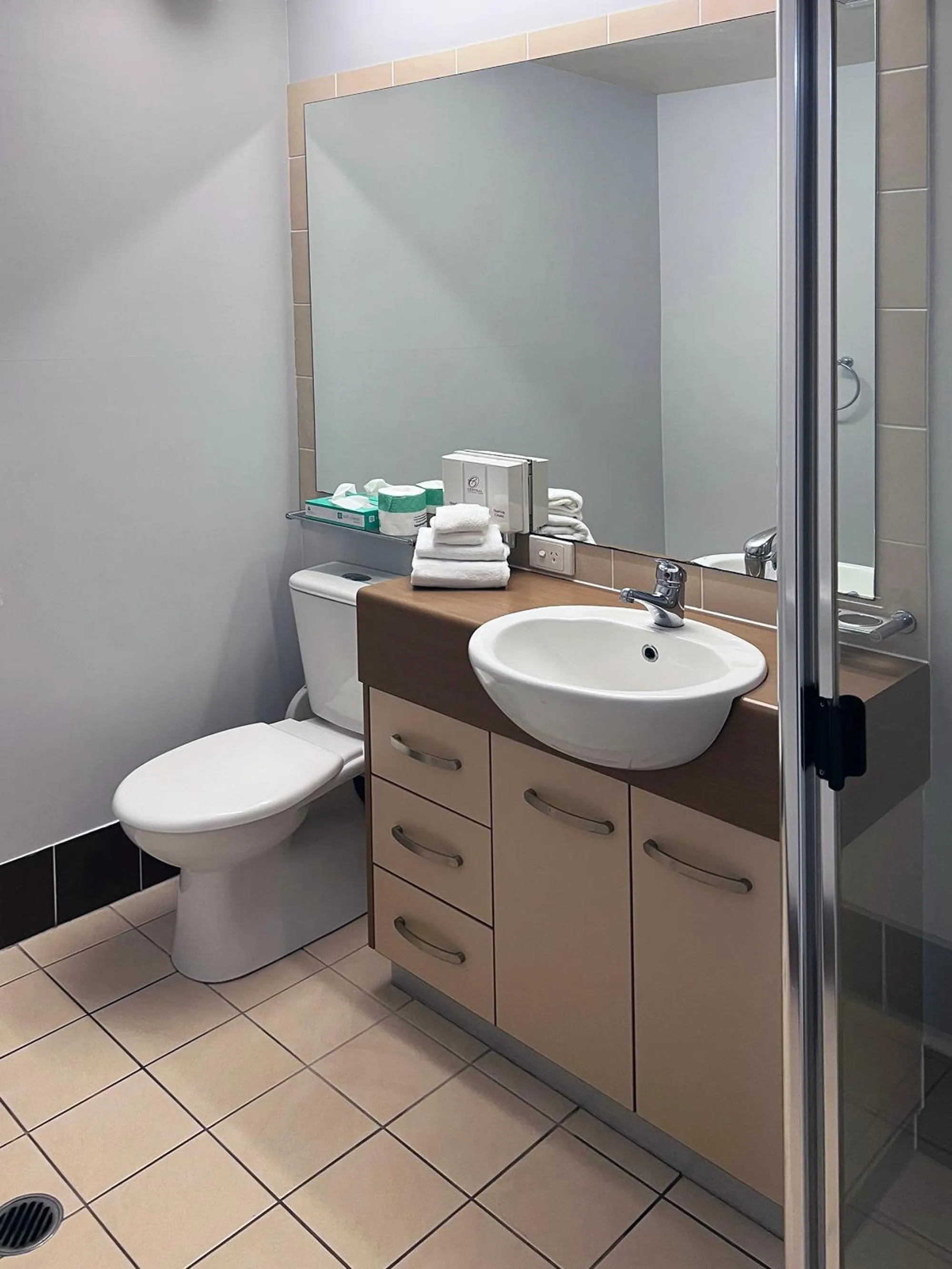 Bathroom in Caloundra Central Apartment Hotel Official