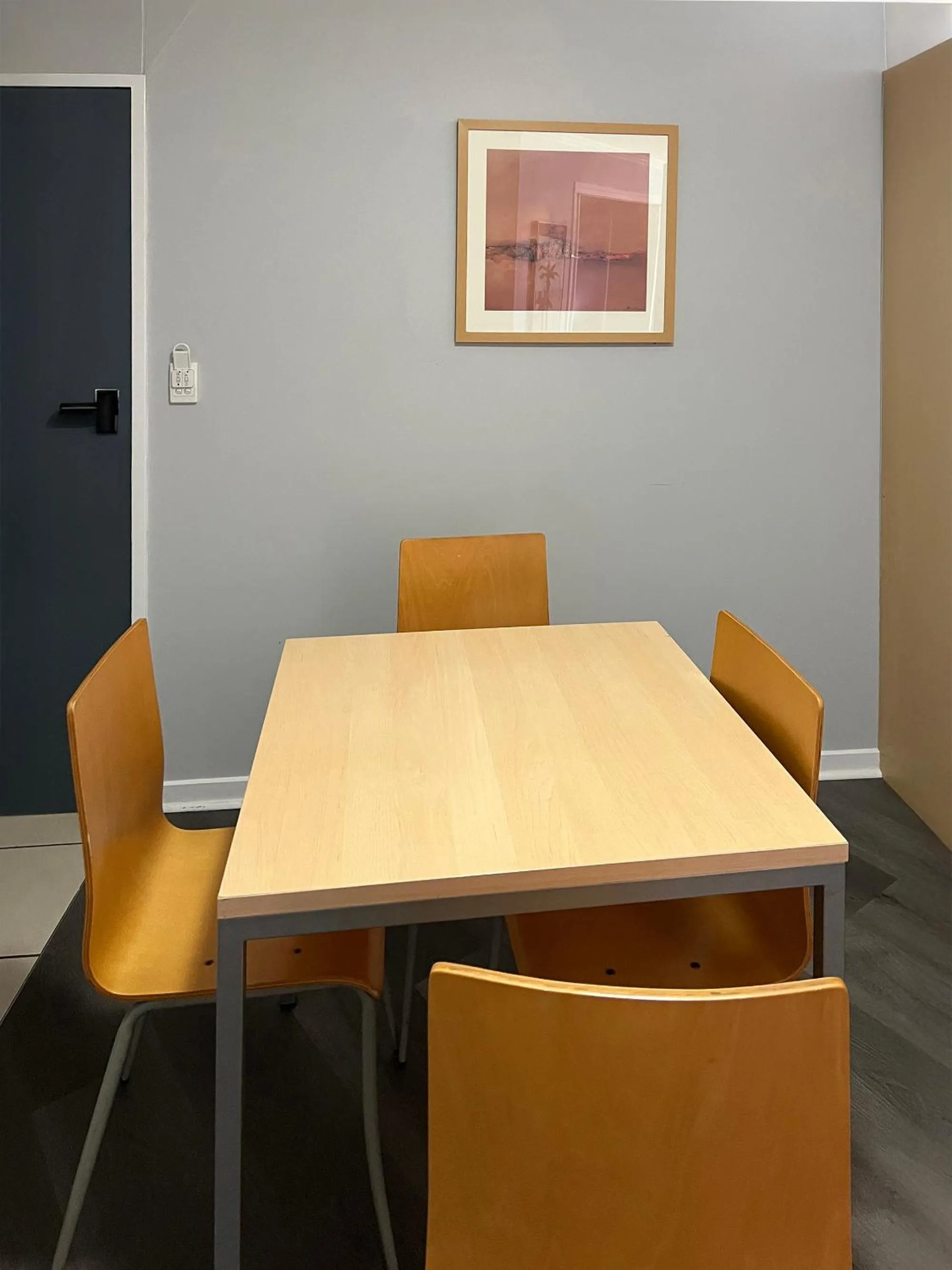 Dining area in Caloundra Central Apartment Hotel Official