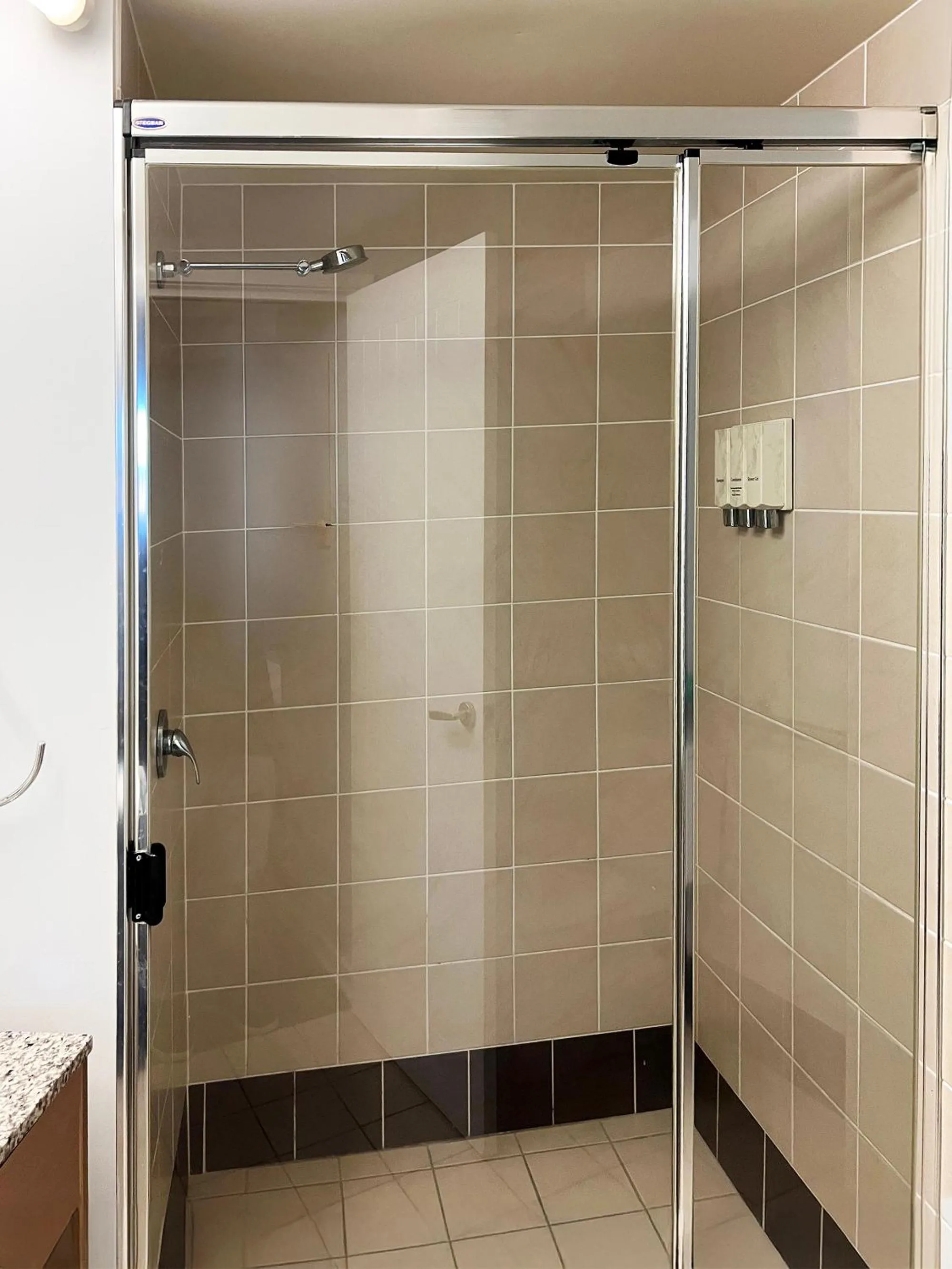 Bathroom in Caloundra Central Apartment Hotel Official