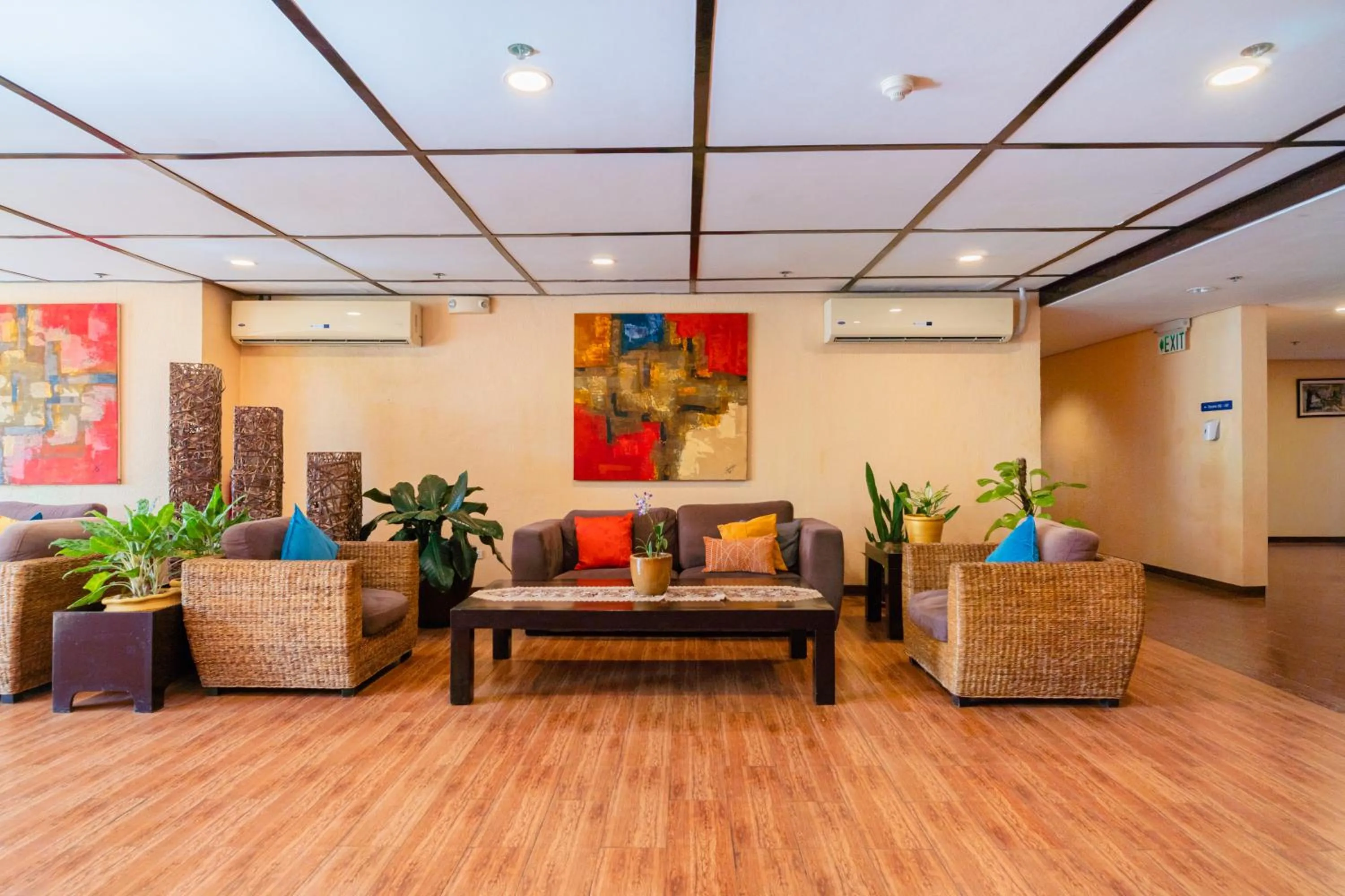 Lobby or reception in Microtel by Wyndham Cabanatuan