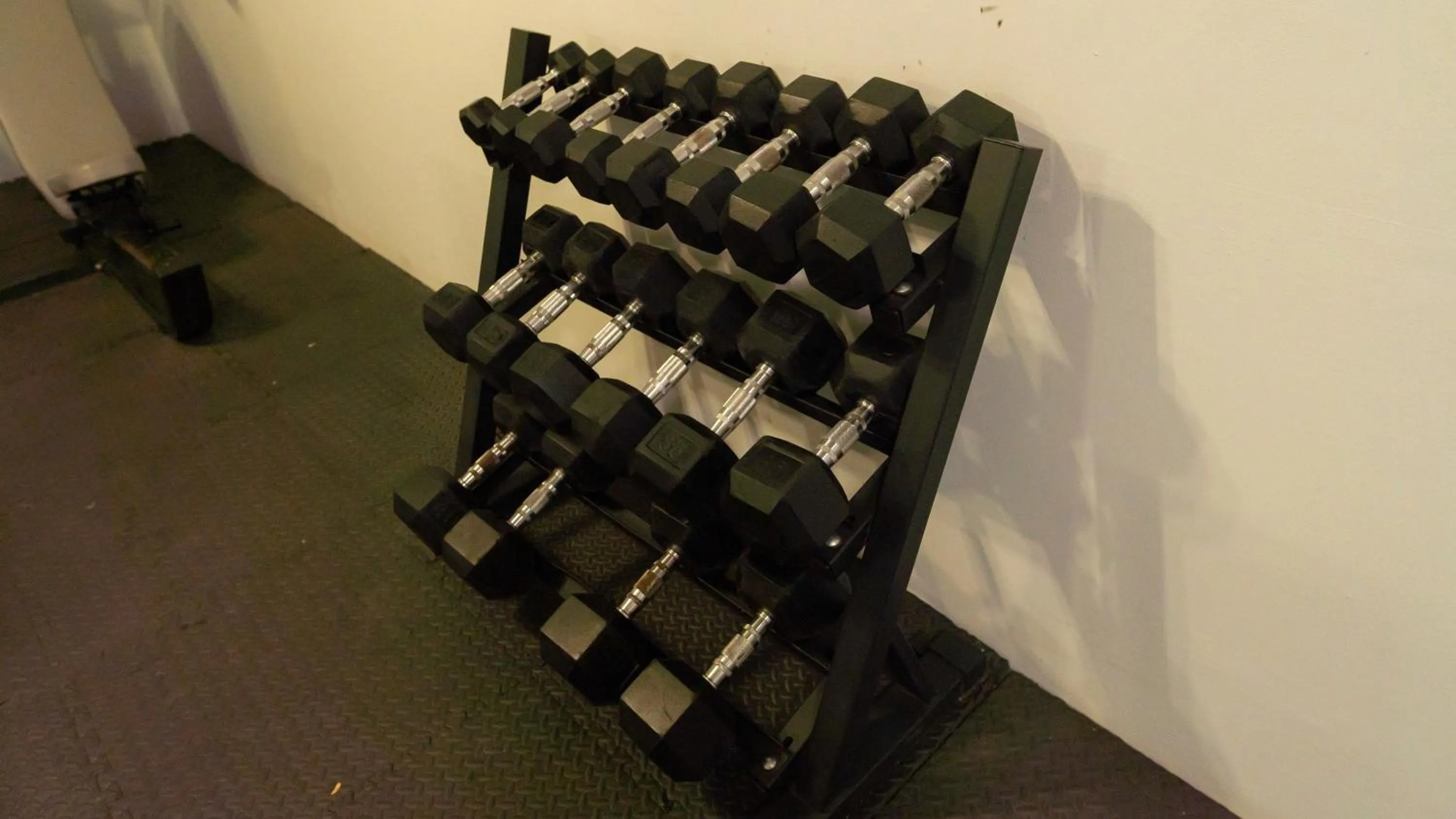 Fitness centre/facilities in Microtel by Wyndham Cabanatuan