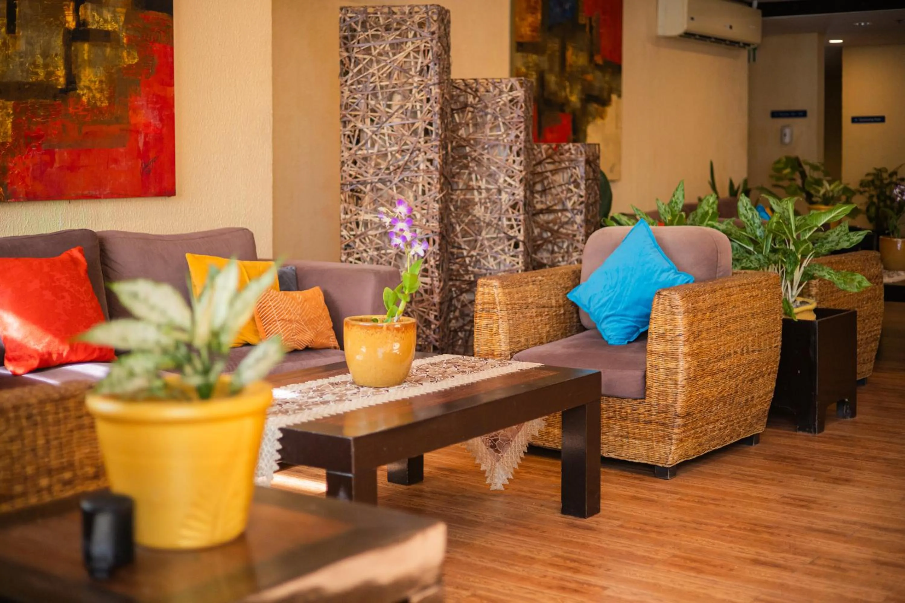 Lobby or reception in Microtel by Wyndham Cabanatuan