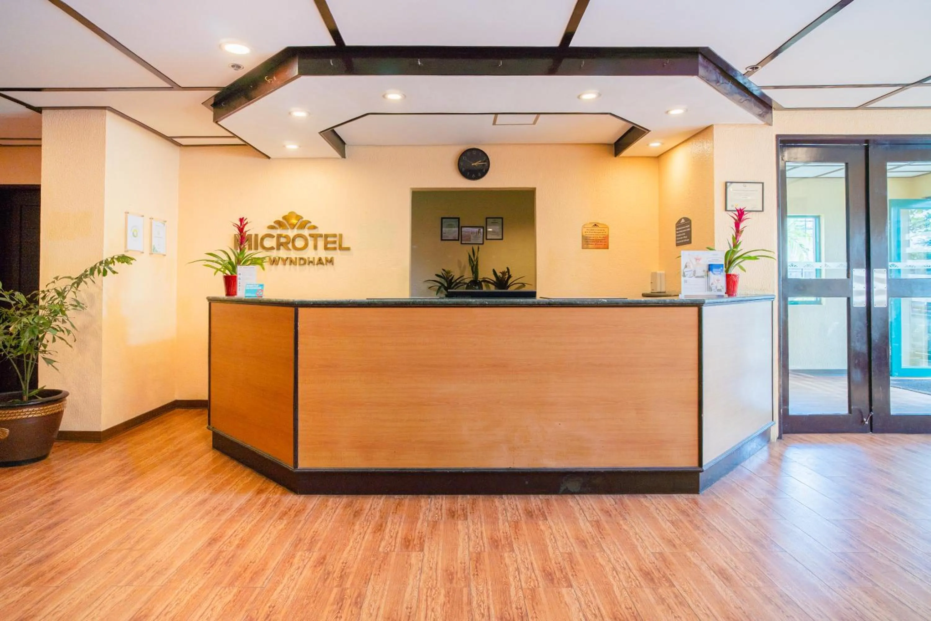 Lobby or reception in Microtel by Wyndham Cabanatuan