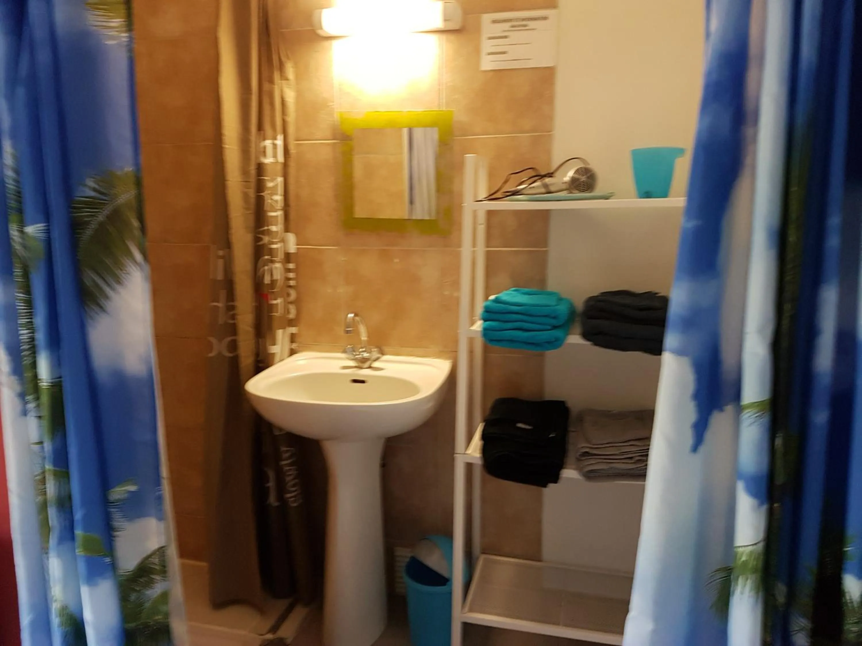 Bathroom in Proche chateau