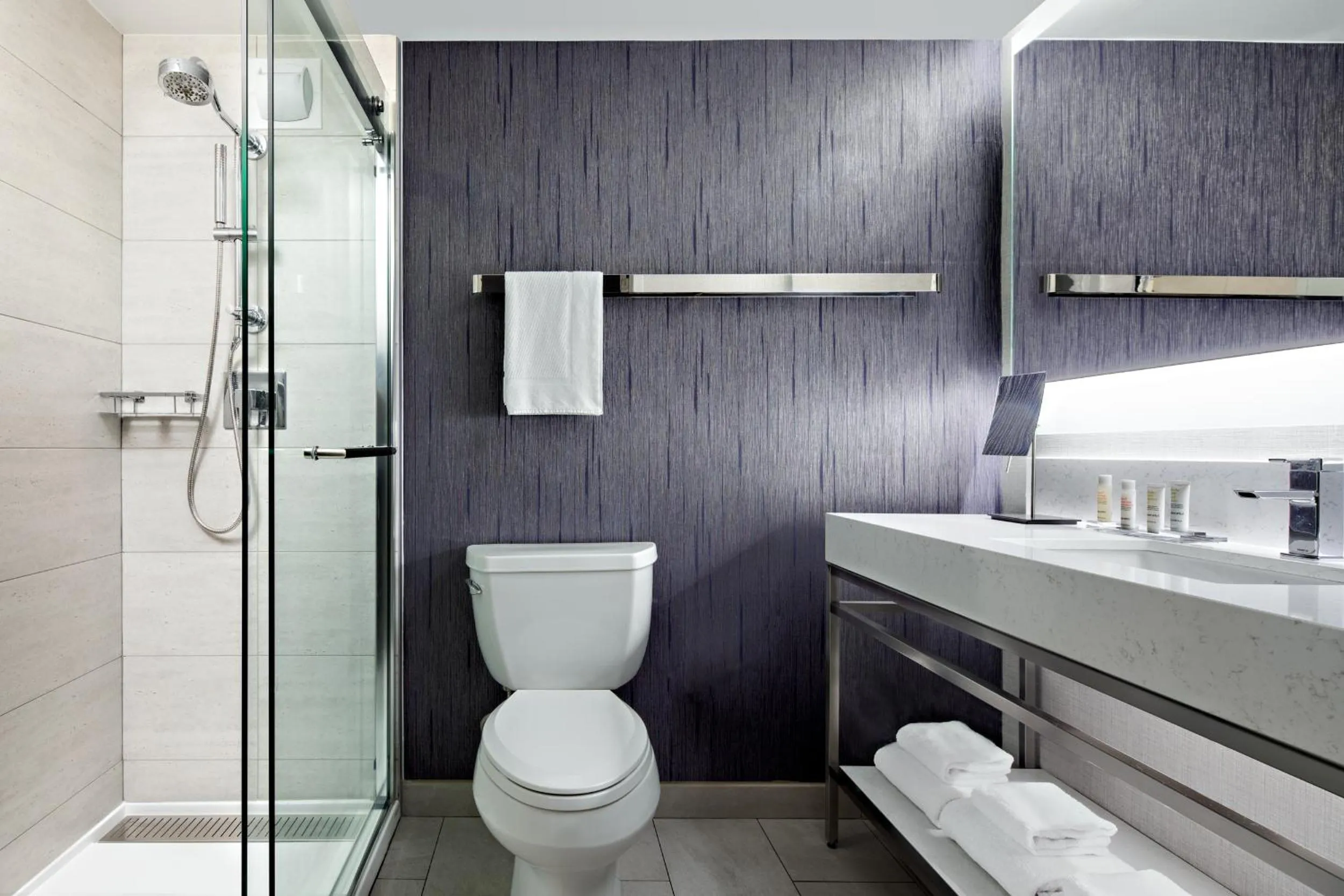 Shower in New York Marriott Marquis