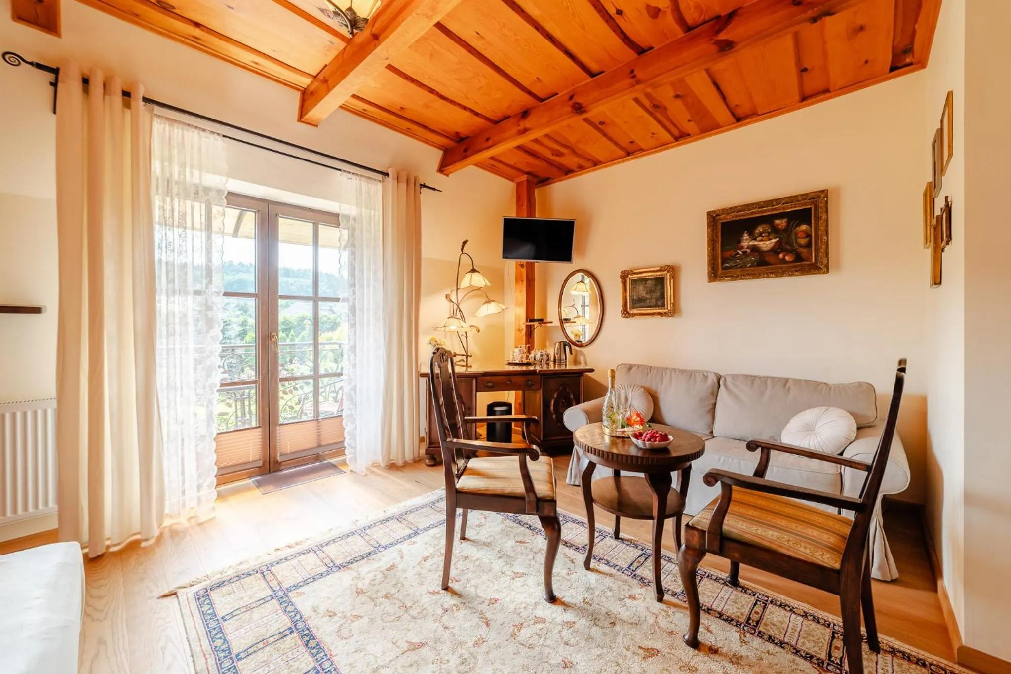 TV and multimedia in RetroHouse - wypoczynek dla dorosłych, B&B