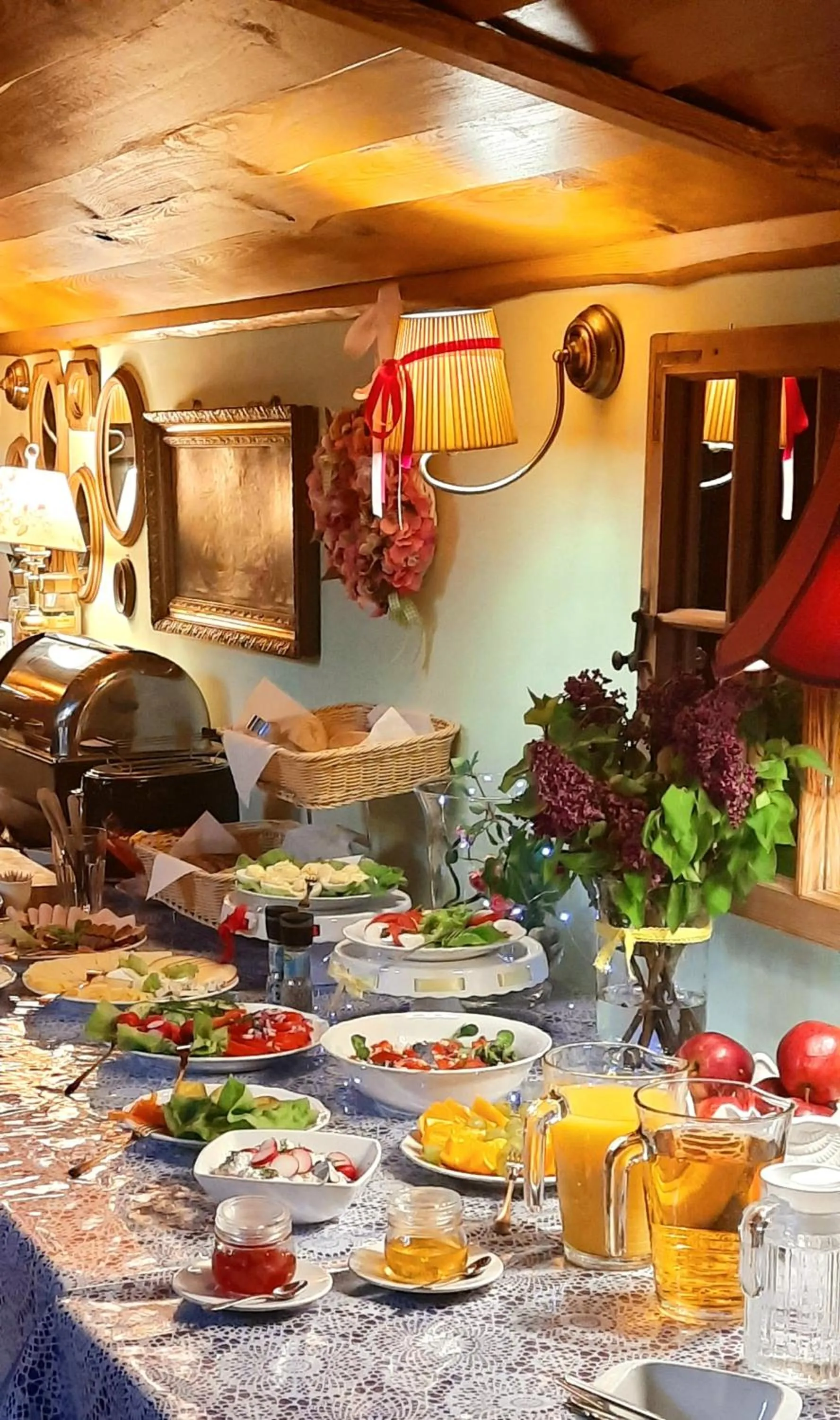 Restaurant/places to eat in RetroHouse - wypoczynek dla dorosłych, B&B