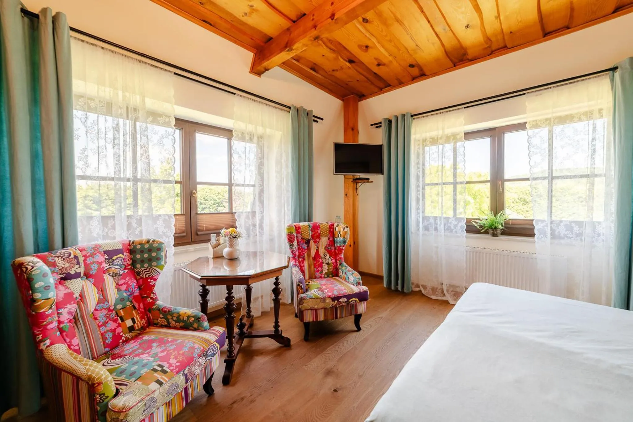 Seating area, Bed in RetroHouse - wypoczynek dla dorosłych, B&B