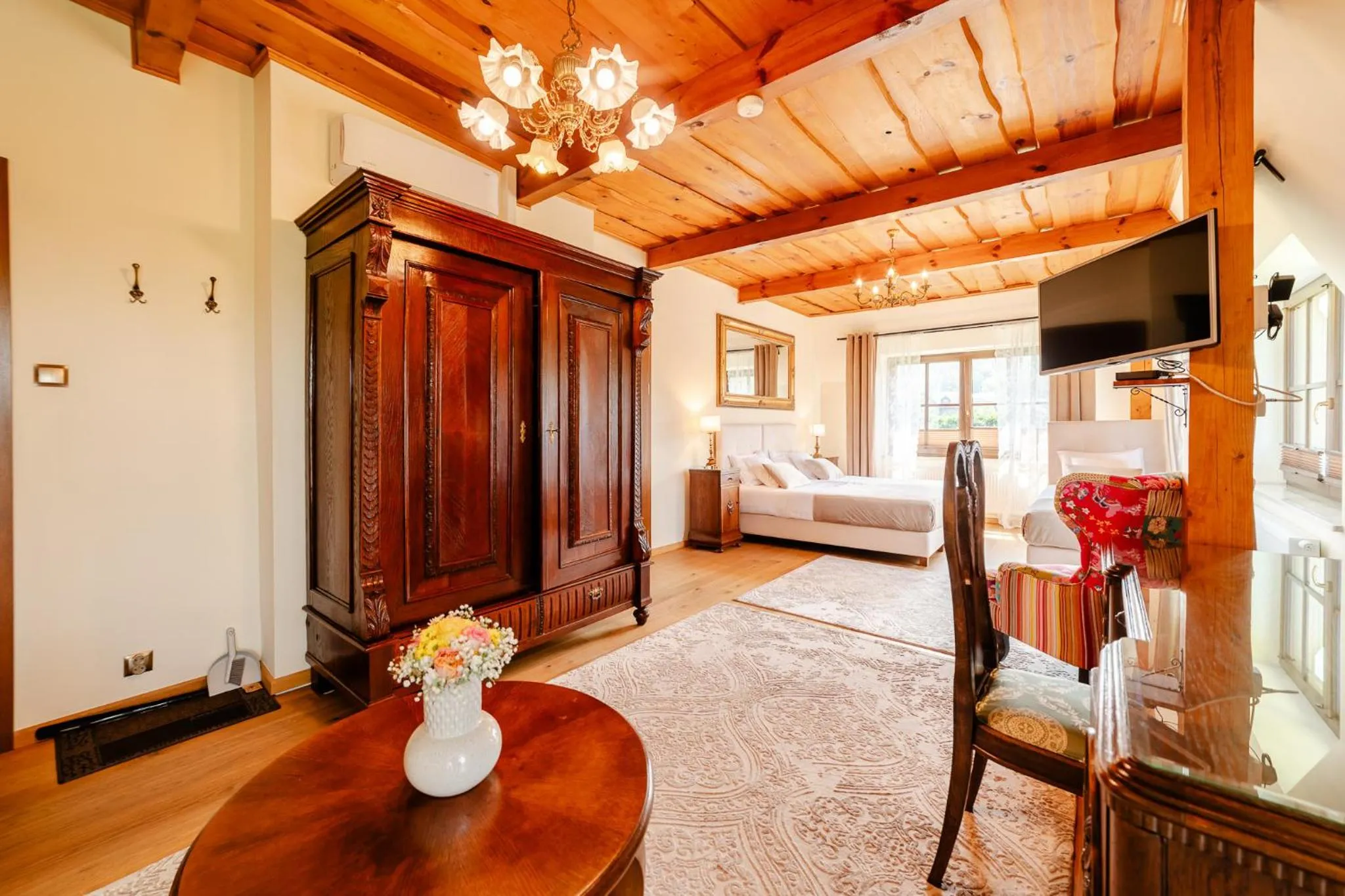 TV and multimedia, Bed in RetroHouse - wypoczynek dla dorosłych, B&B